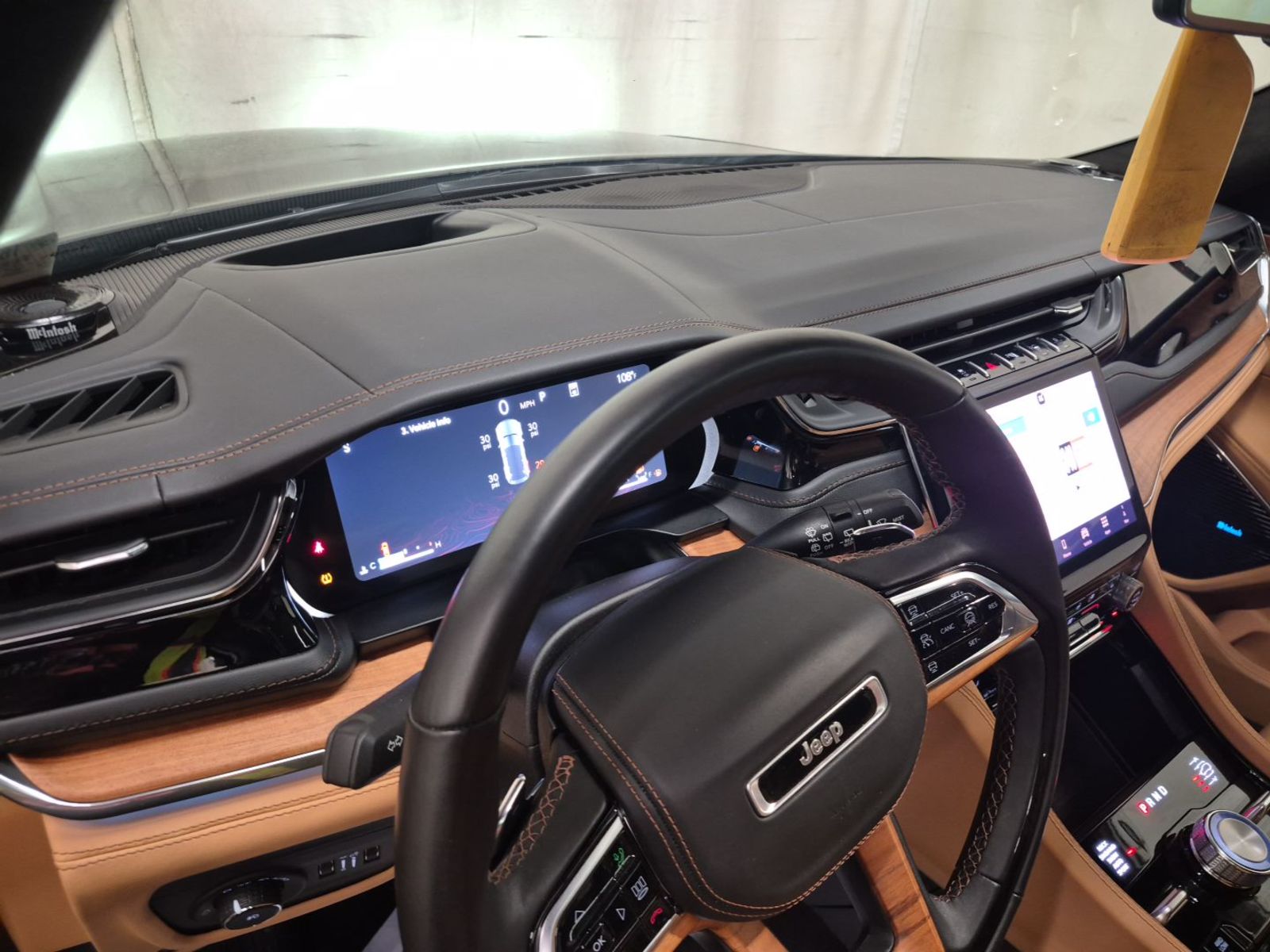 2025 Jeep Grand Cherokee   AWD