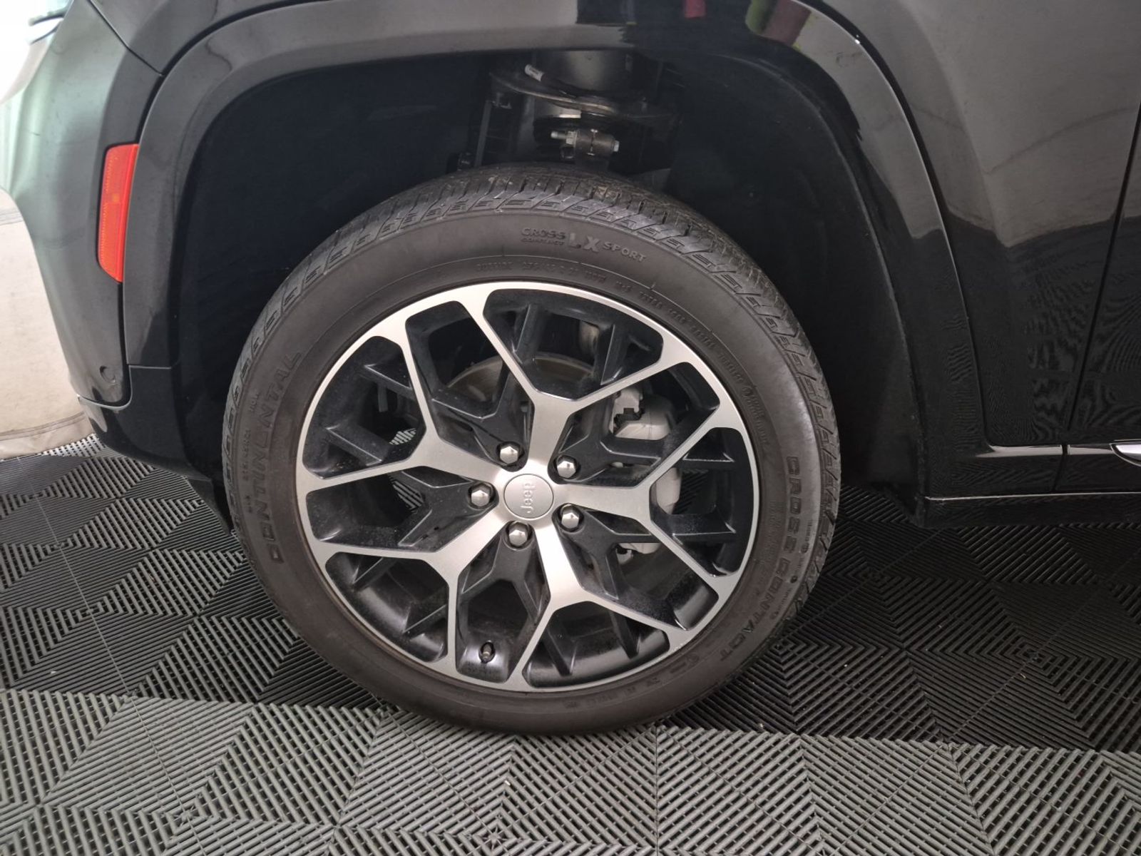 2025 Jeep Grand Cherokee   AWD
