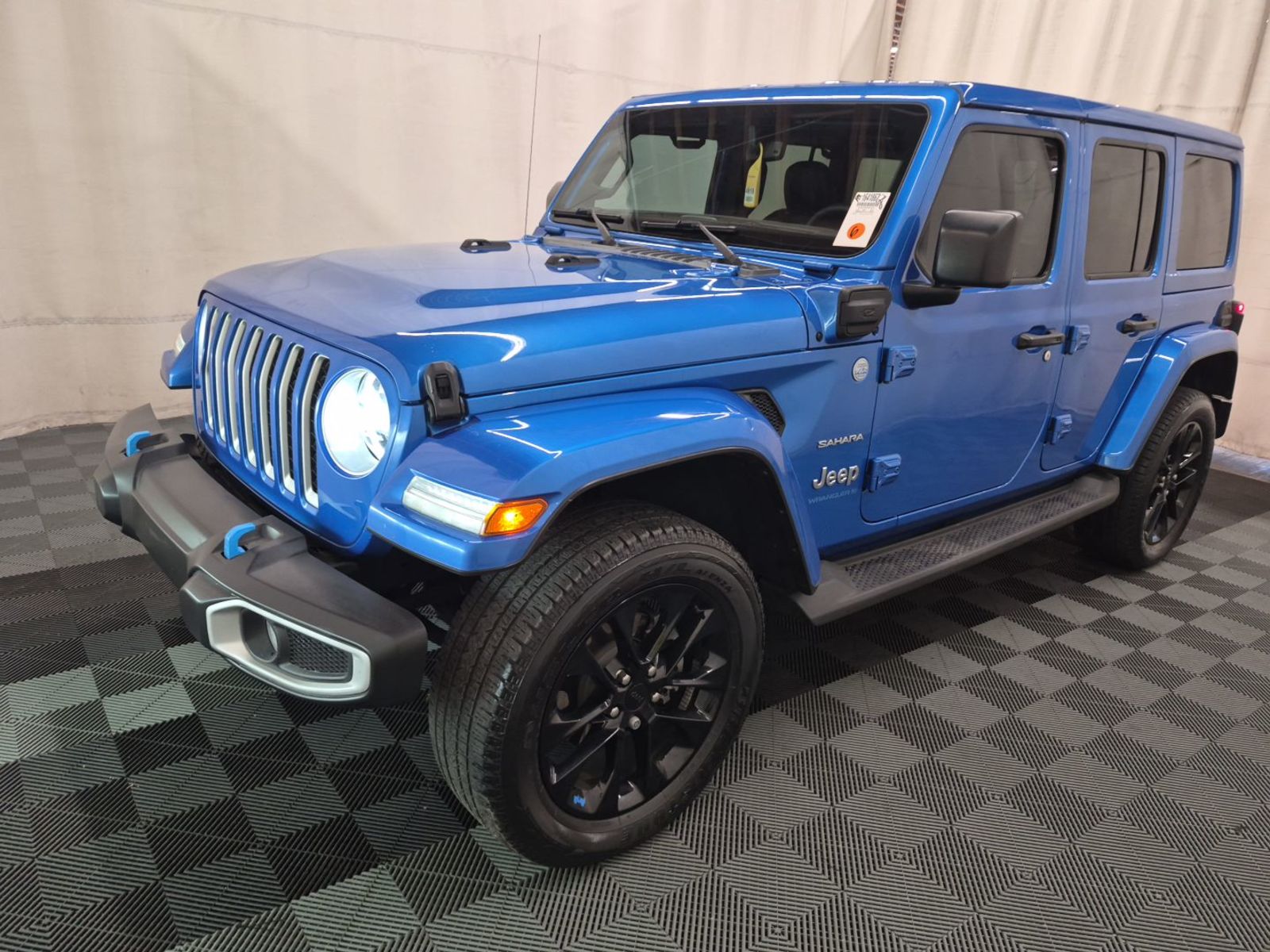 2023 Jeep Wrangler   AWD