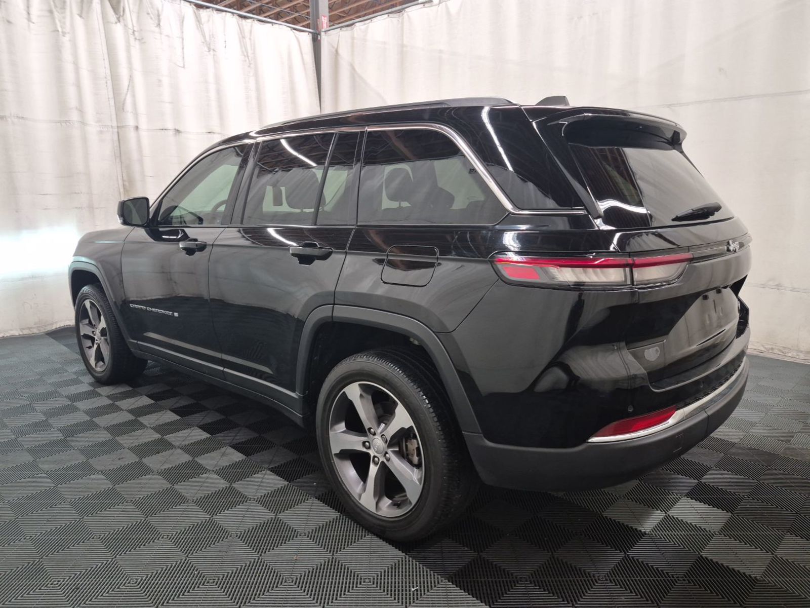 2023 Jeep Grand Cherokee  Limited RWD