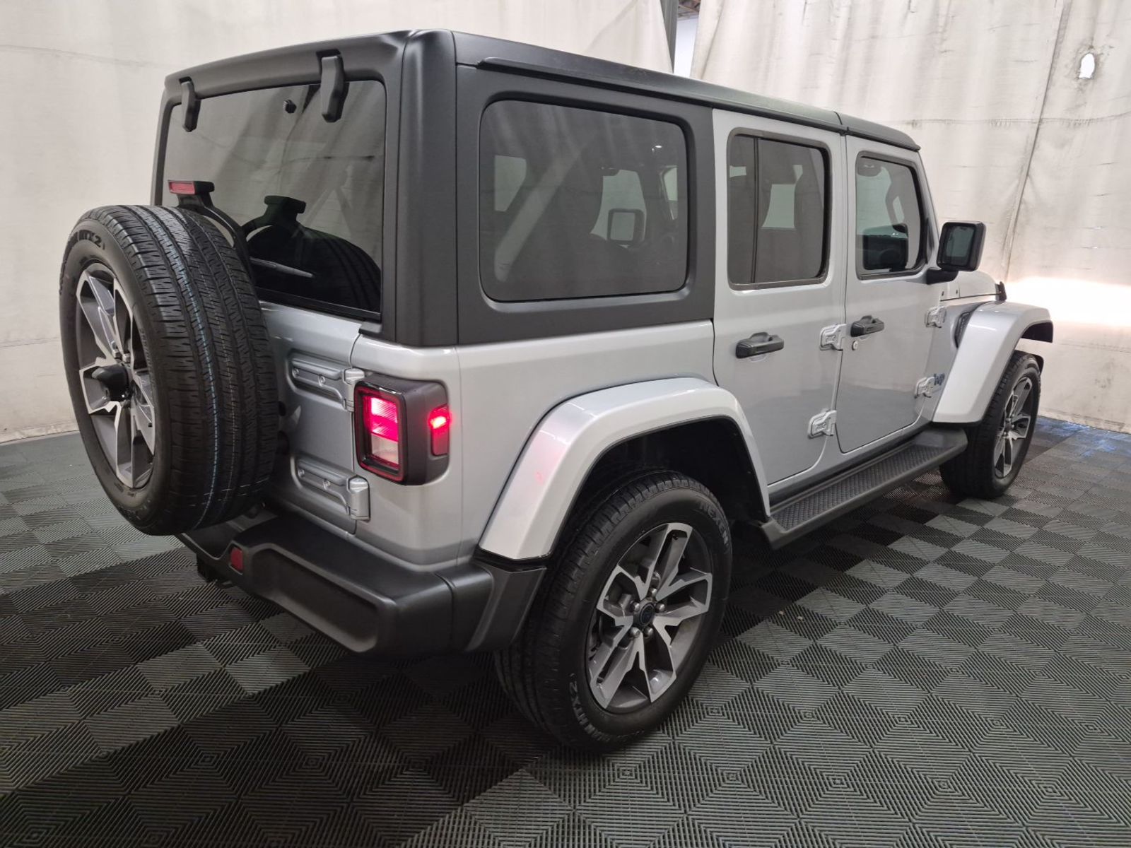 2024 Jeep Wrangler   AWD