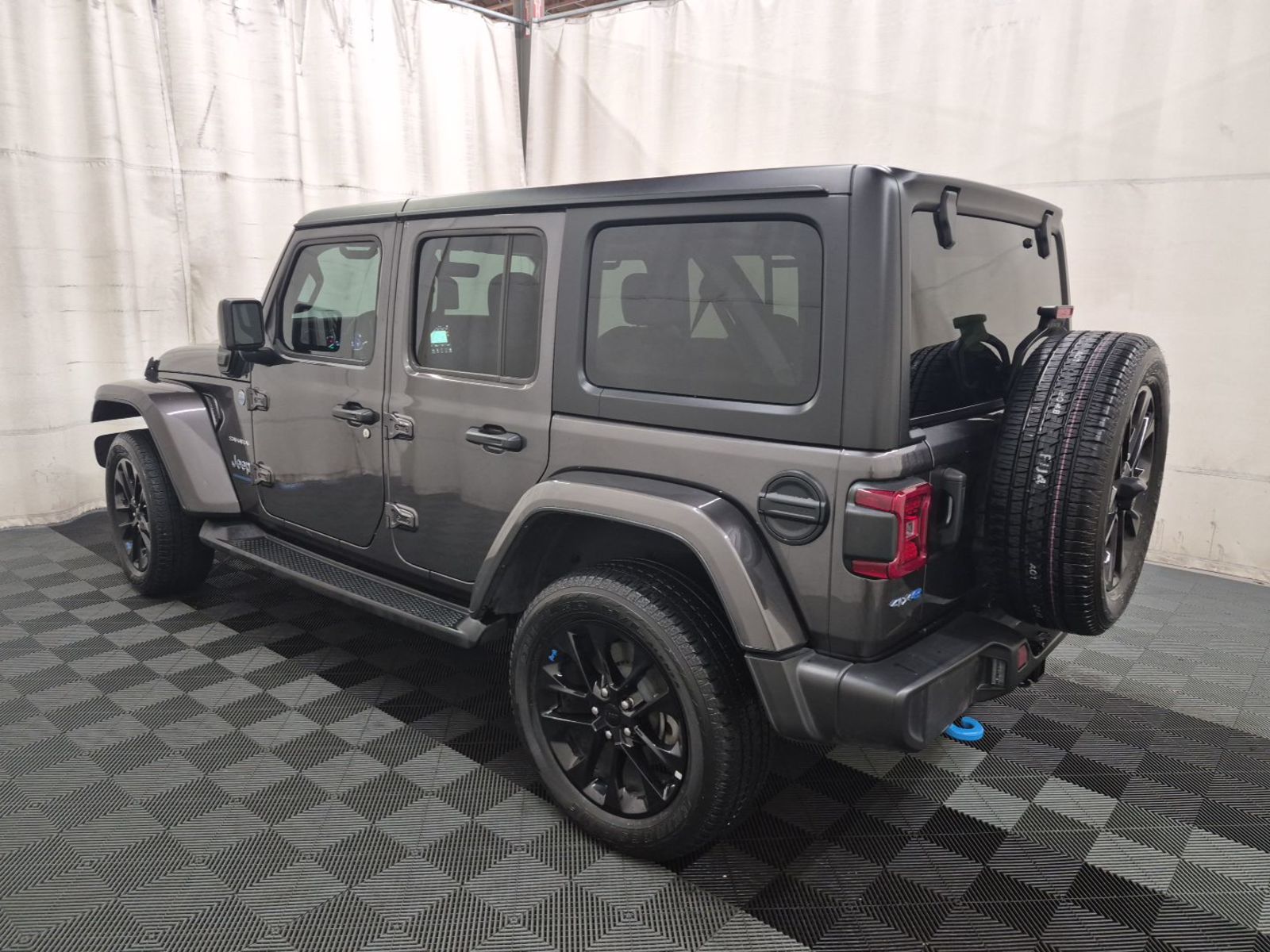 2023 Jeep Wrangler   AWD