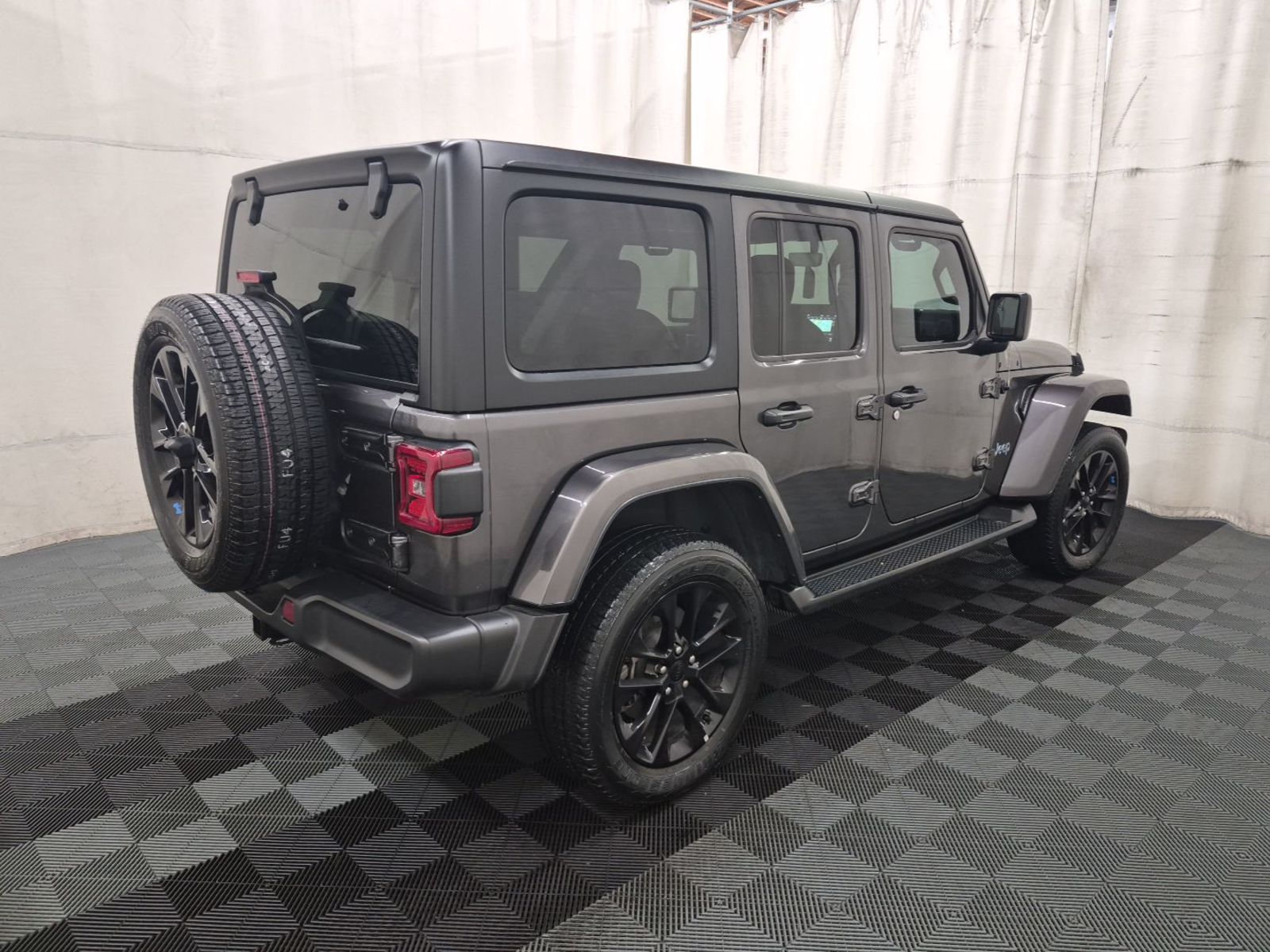 2023 Jeep Wrangler   AWD