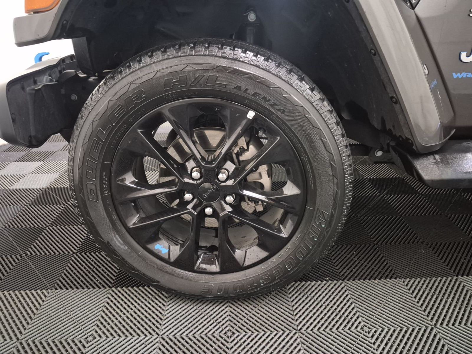 2023 Jeep Wrangler   AWD