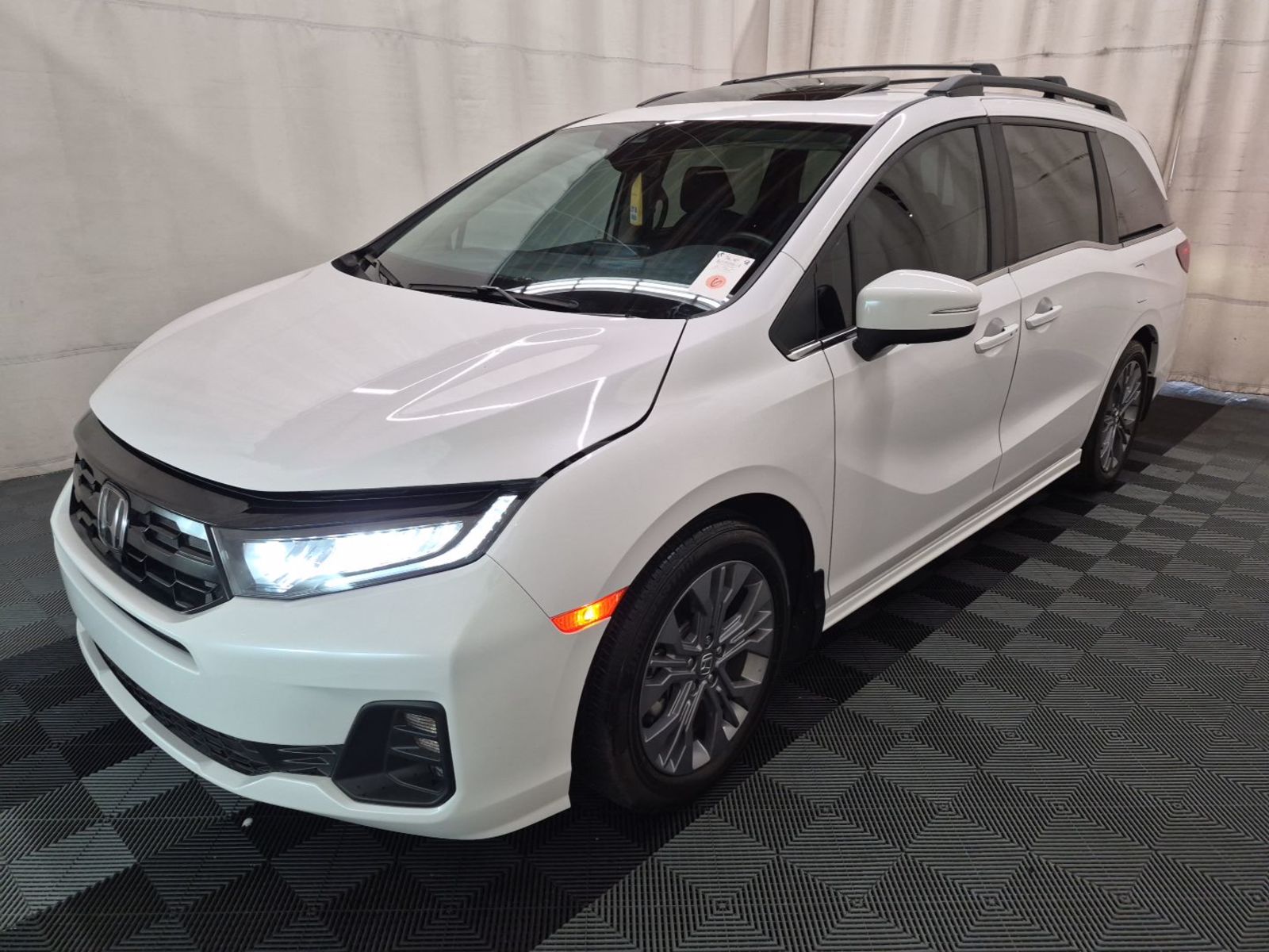 2025 Honda Odyssey  Touring FWD