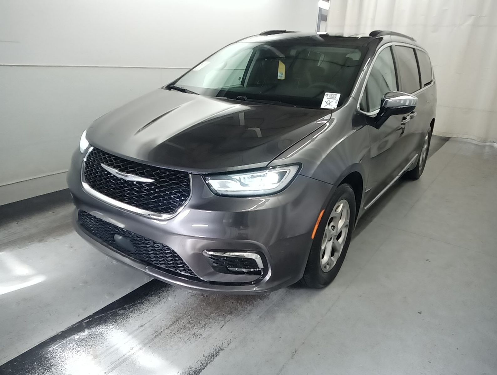 2023 Chrysler Pacifica  Limited FWD