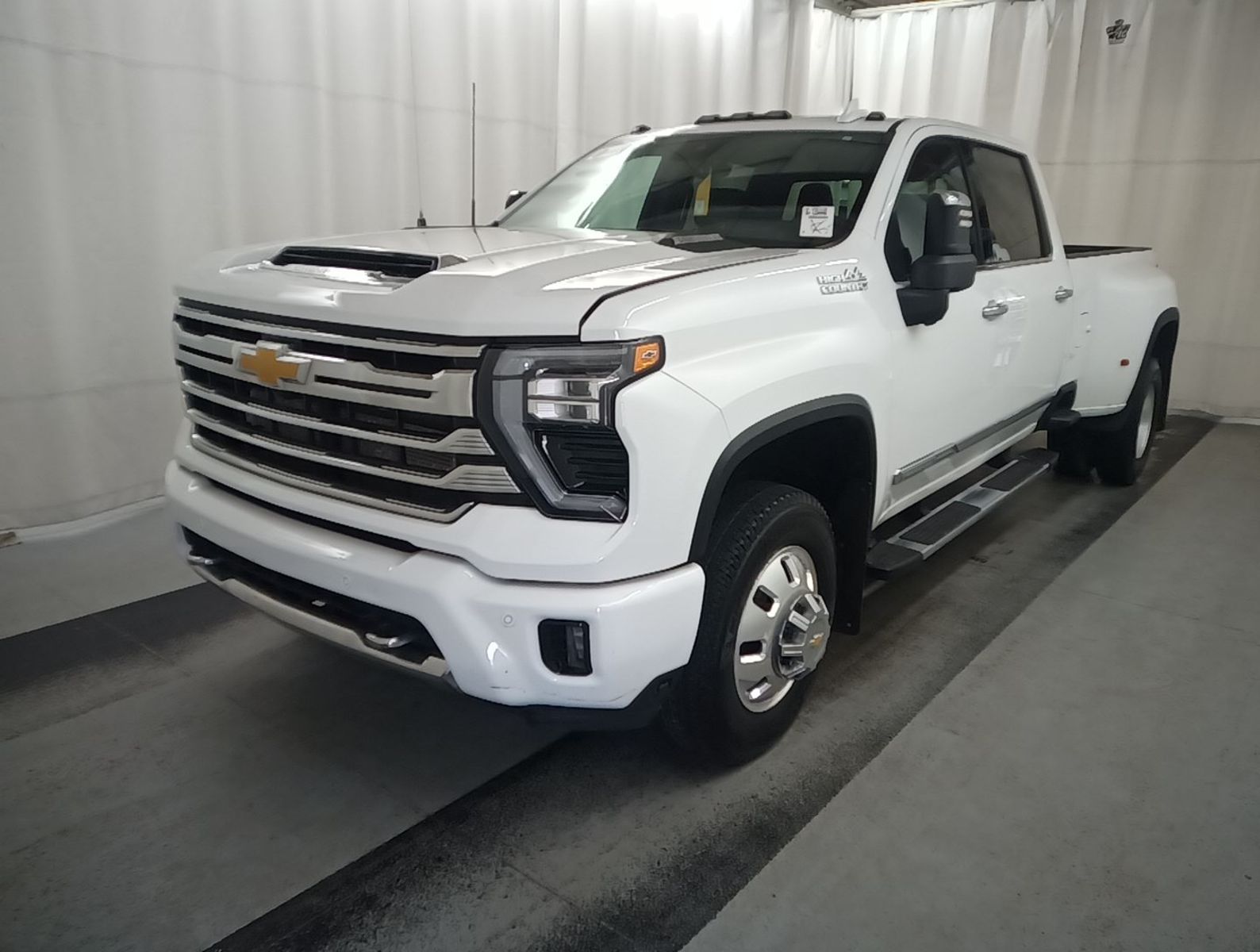 2024 Chevrolet Silverado 3500  3500HD High Country AWD