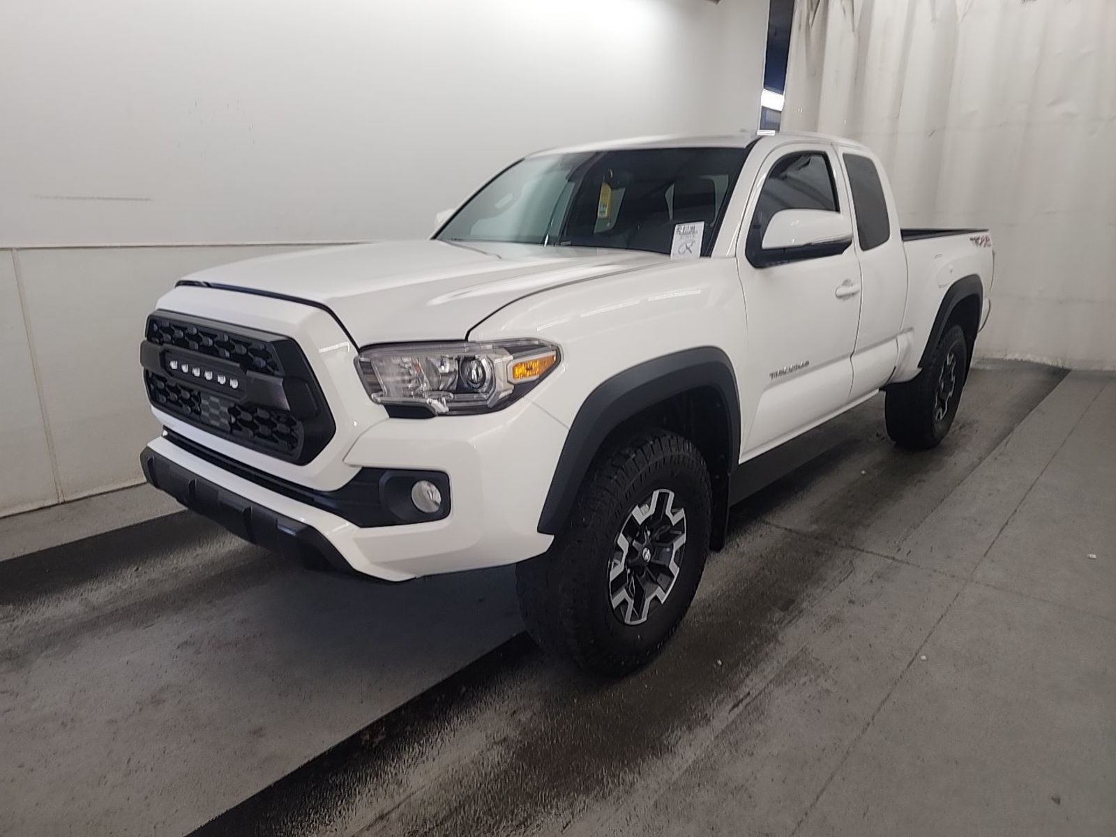 2022 Toyota Tacoma   AWD