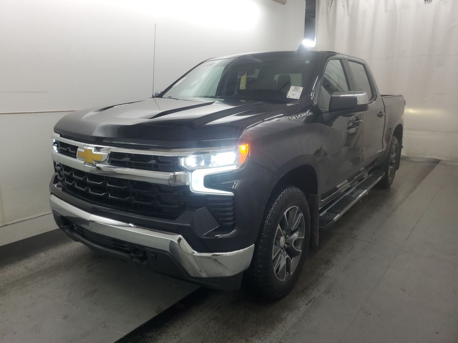 2023 Chevrolet Silverado 1500  LT AWD