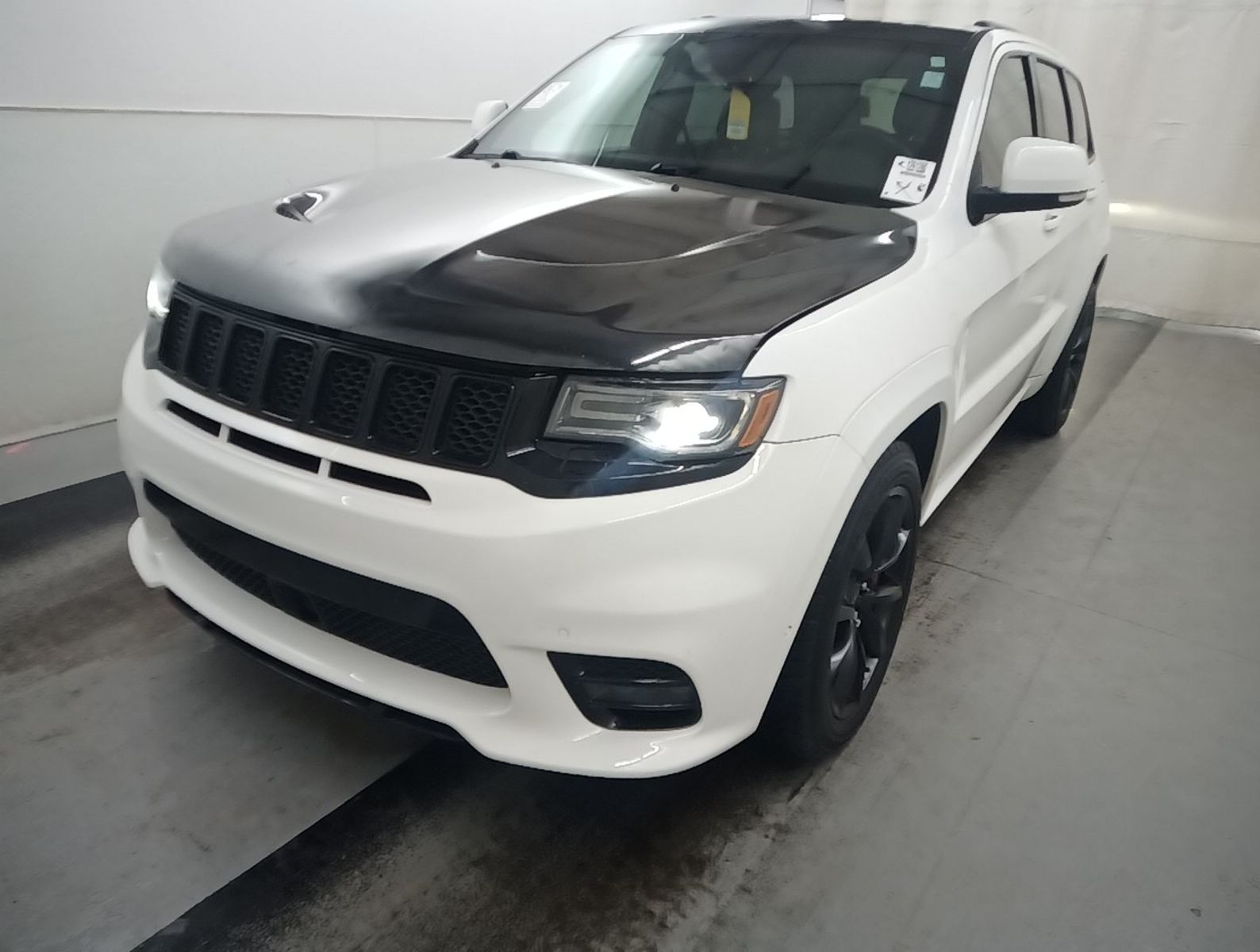 2019 Jeep Grand Cherokee  SRT AWD