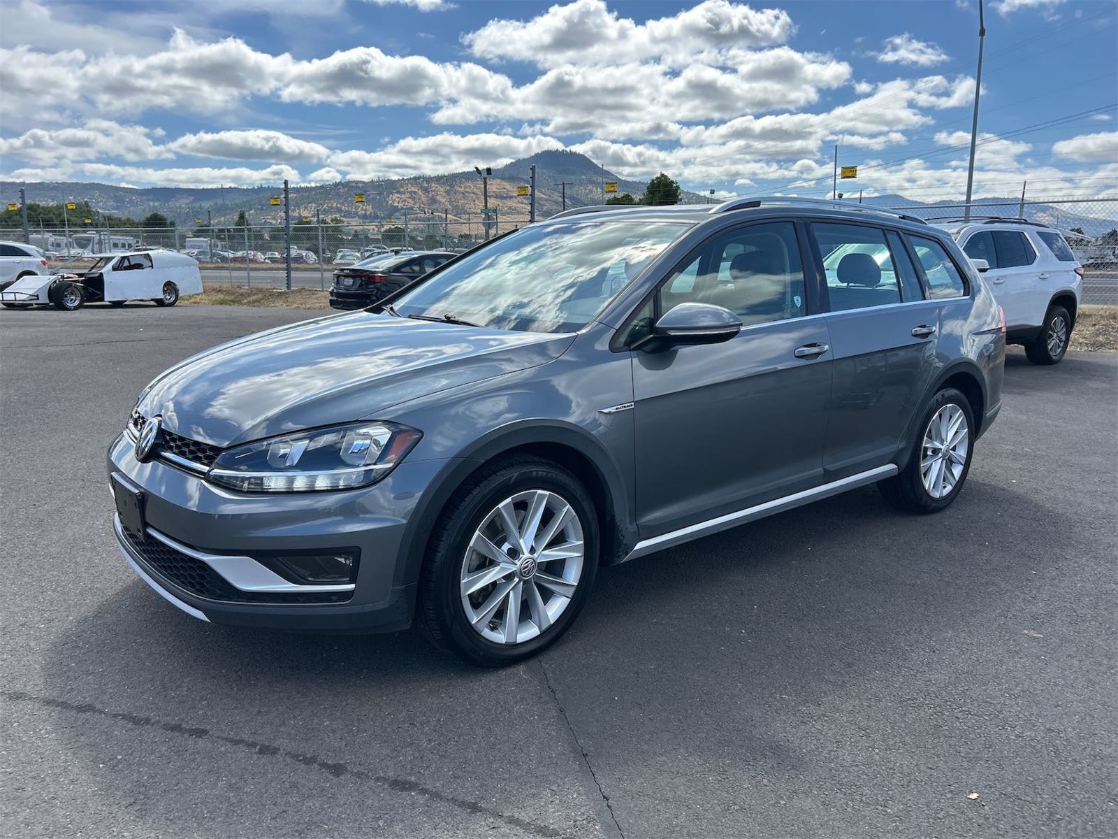 2019 Volkswagen Golf  SE AWD