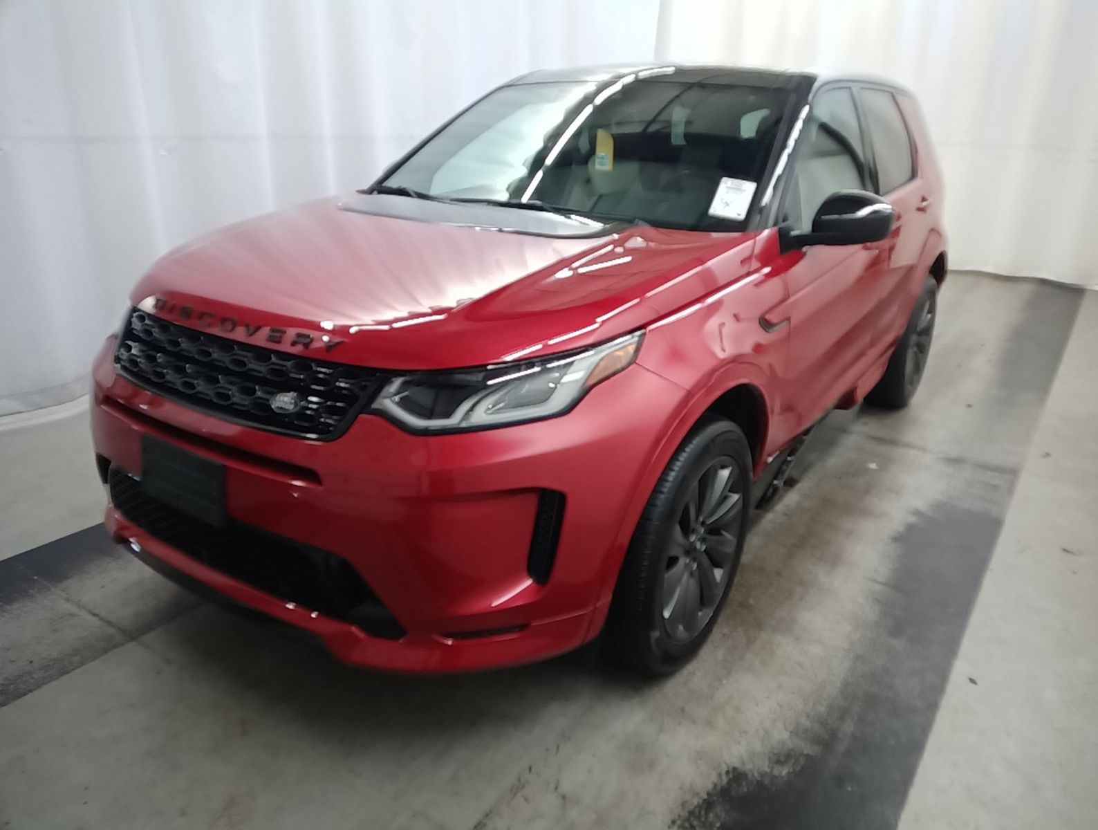 2020 Land Rover Discovery  SE R-Dynamic AWD