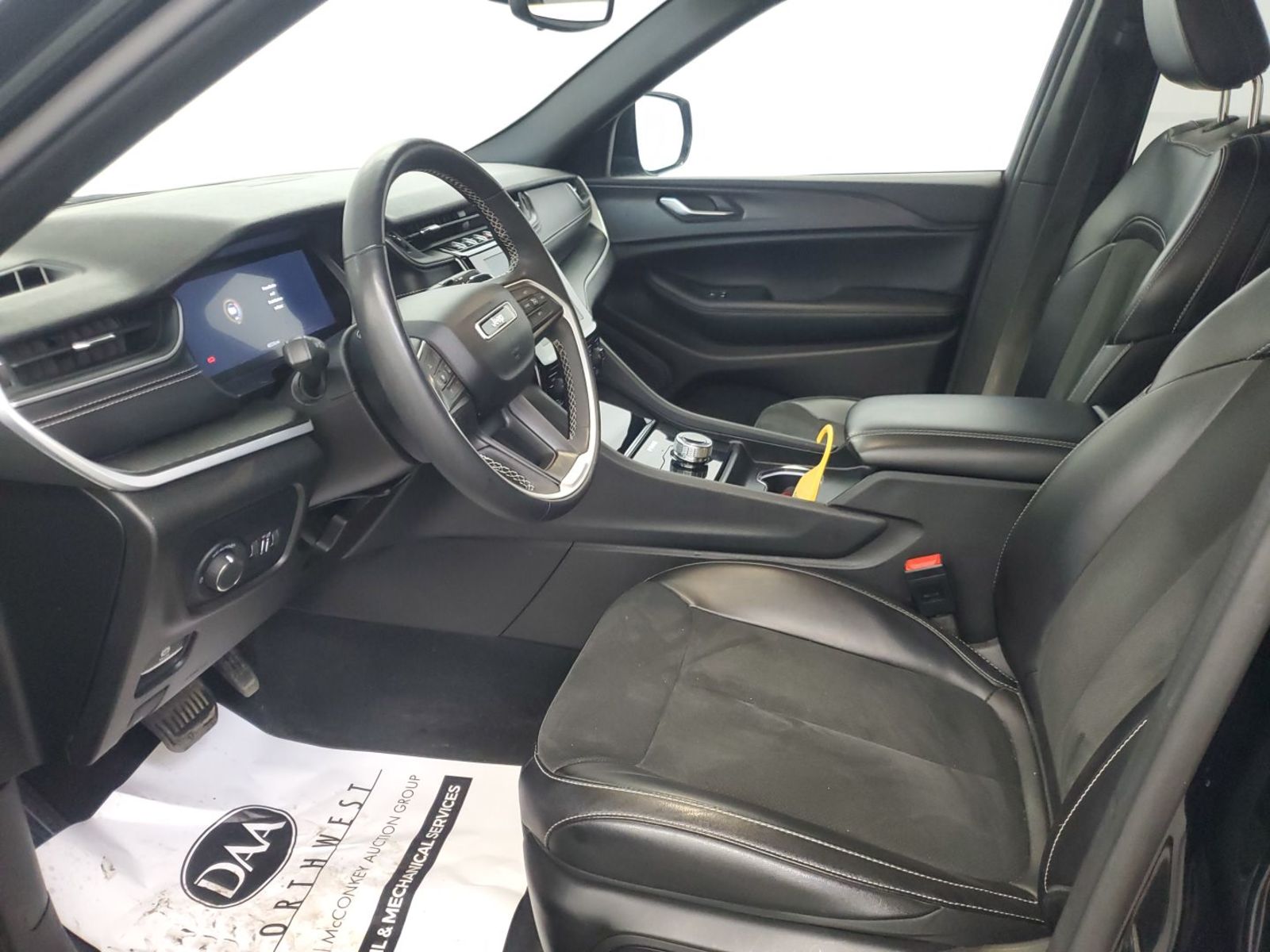 2024 Jeep Grand Cherokee   AWD