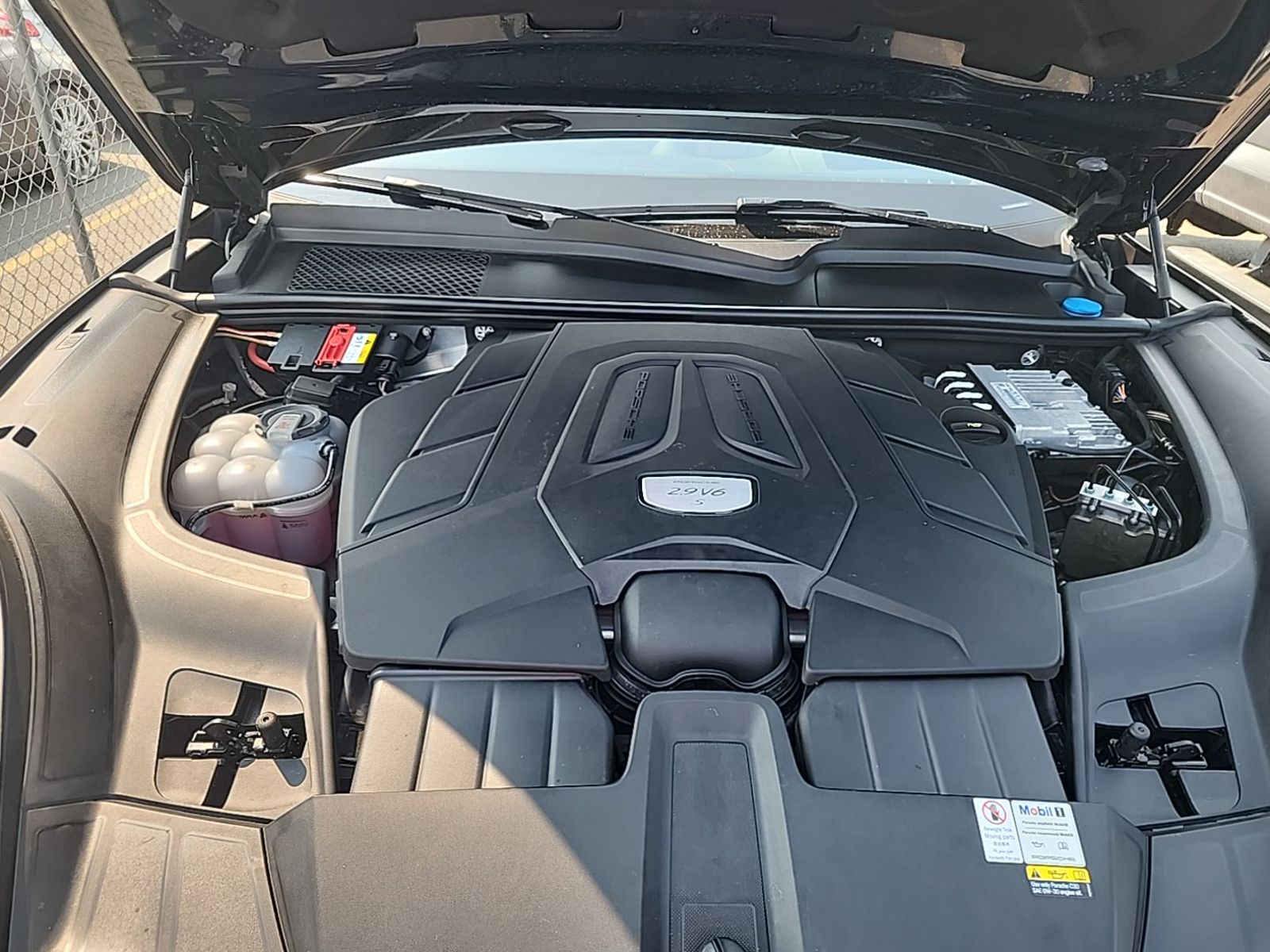 2022 Porsche cayenne  S AWD