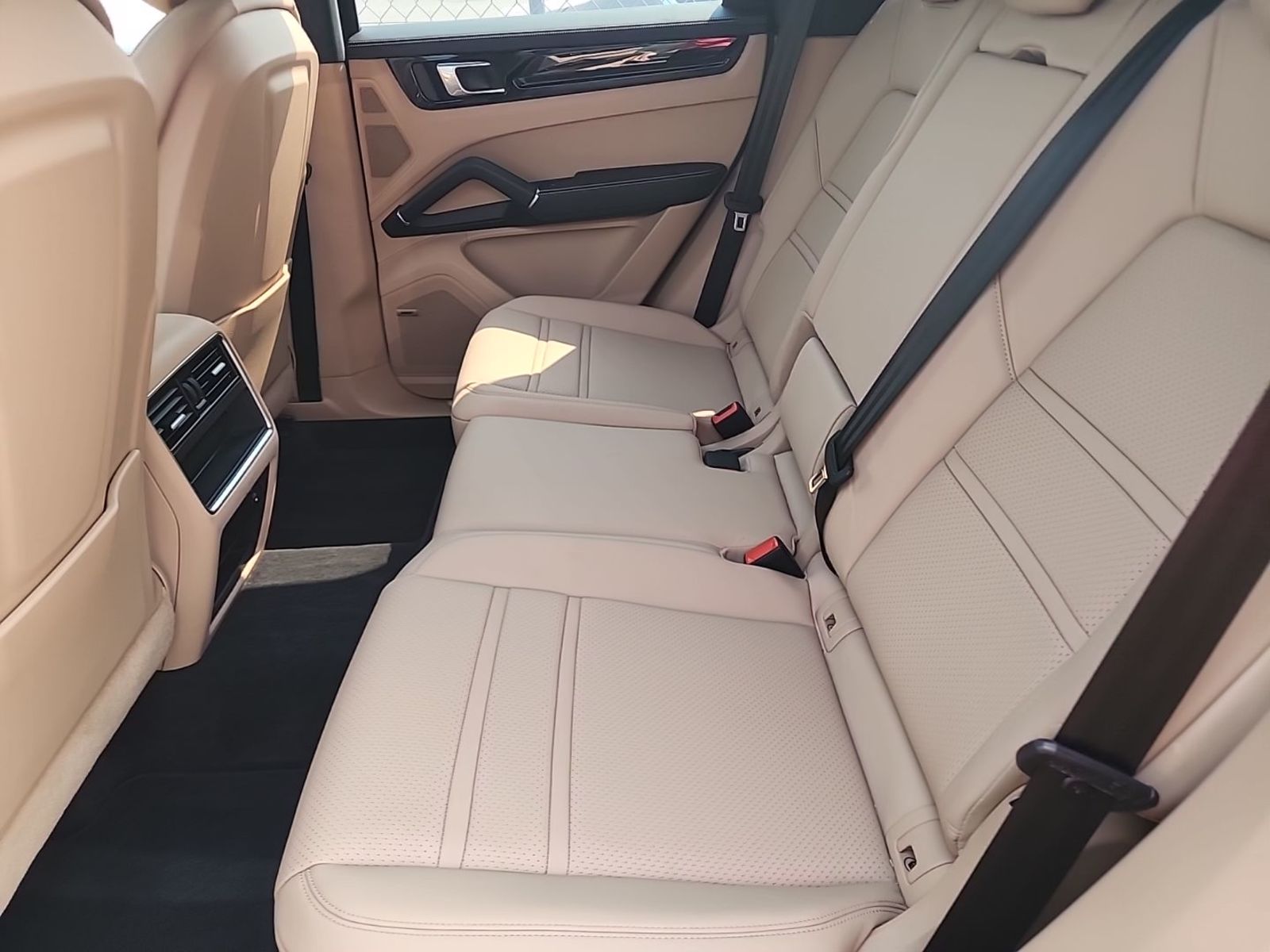 2022 Porsche cayenne  S AWD