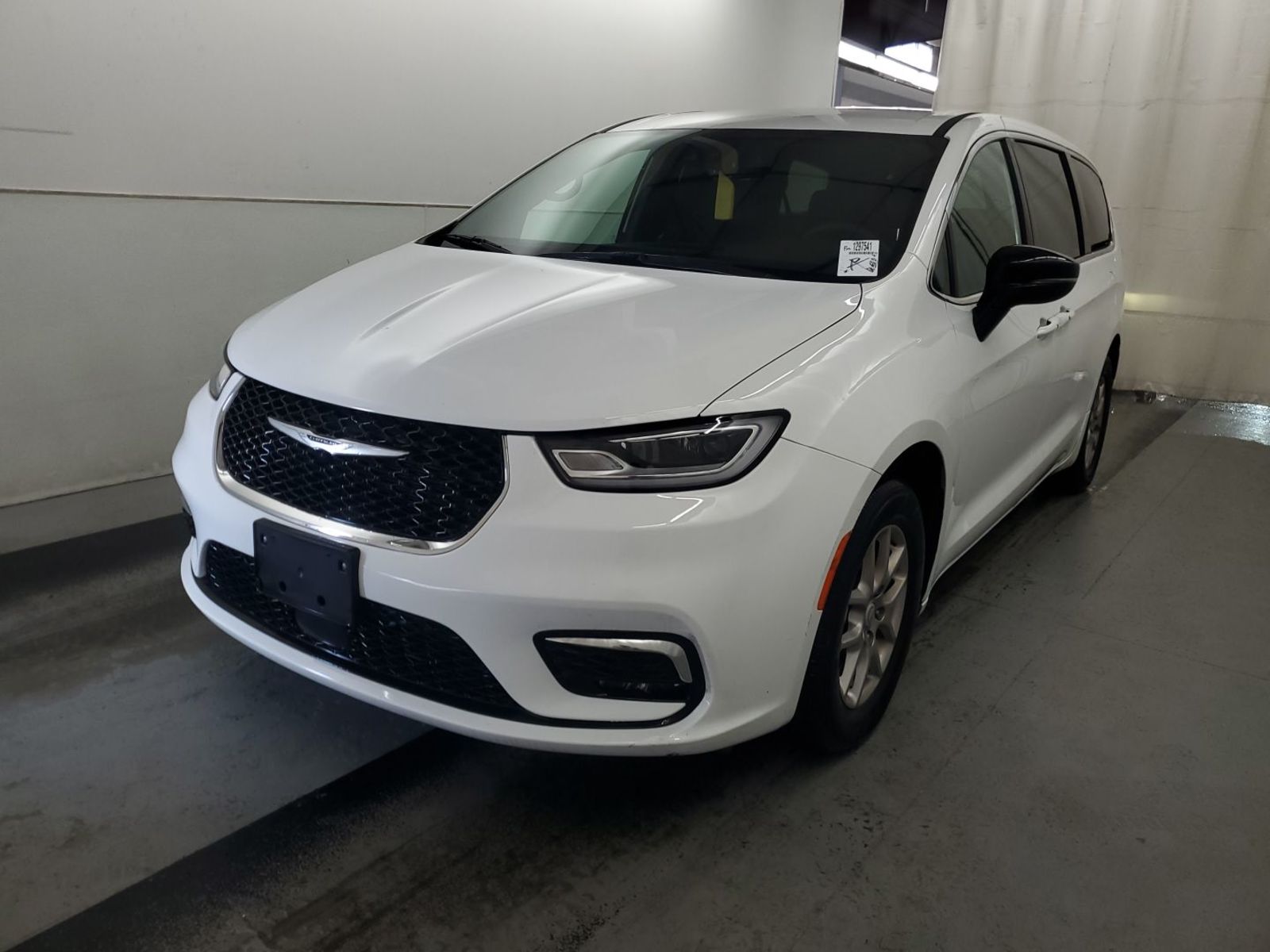 2025 Chrysler Pacifica  Select FWD
