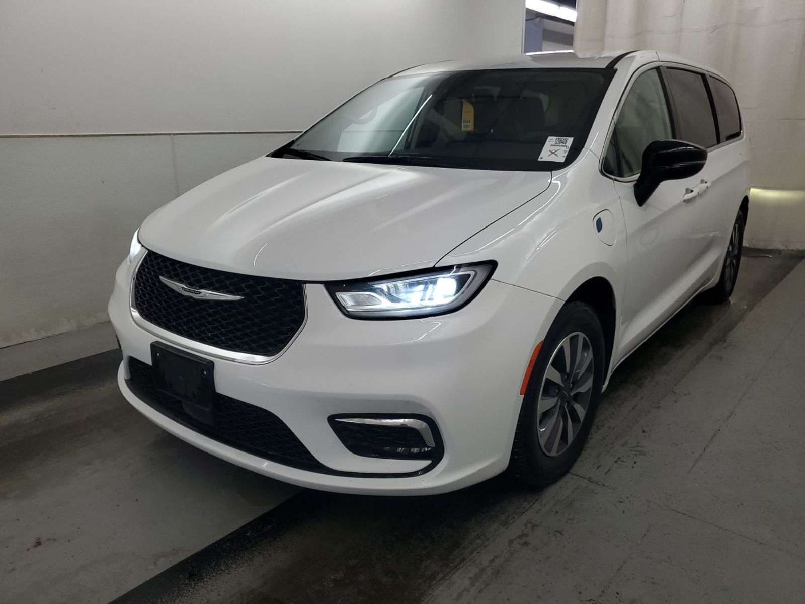 2024 Chrysler Pacifica   FWD