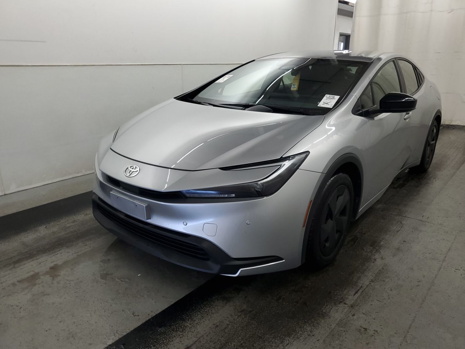 2025 Toyota Prius  LE FWD
