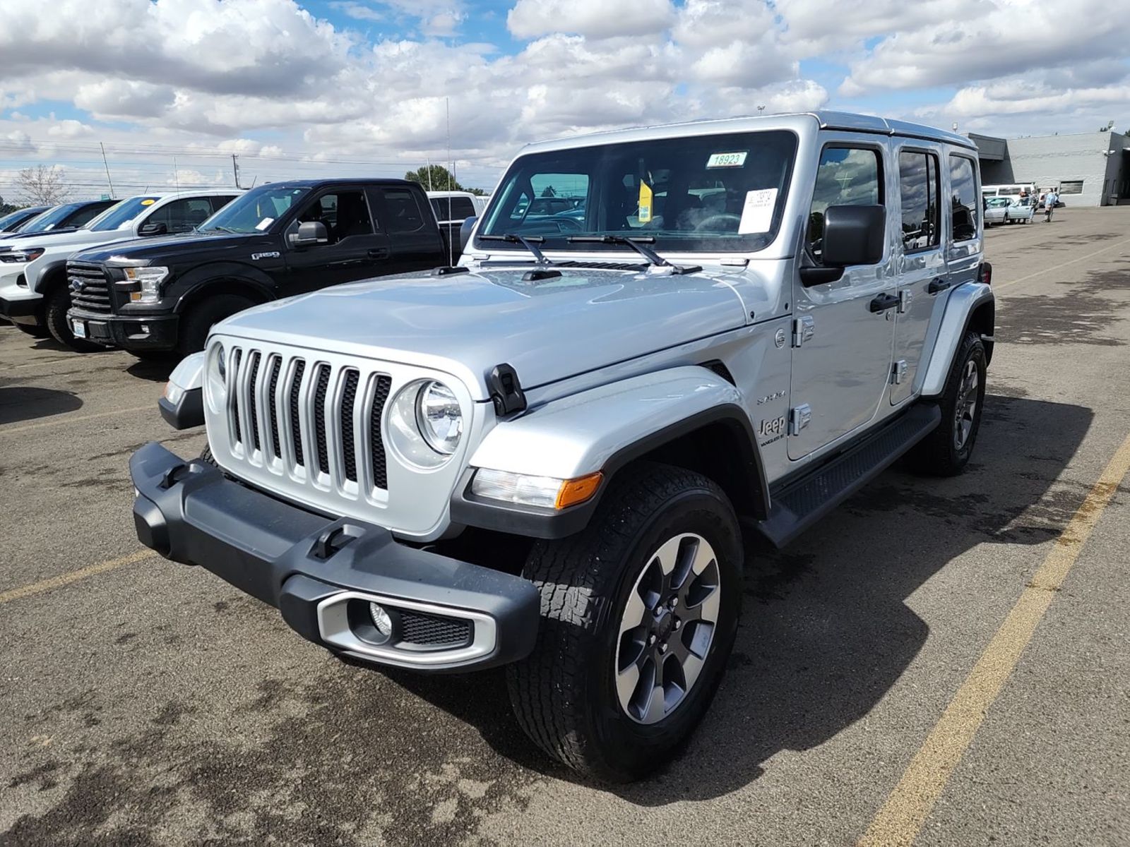 2023 Jeep Wrangler   AWD