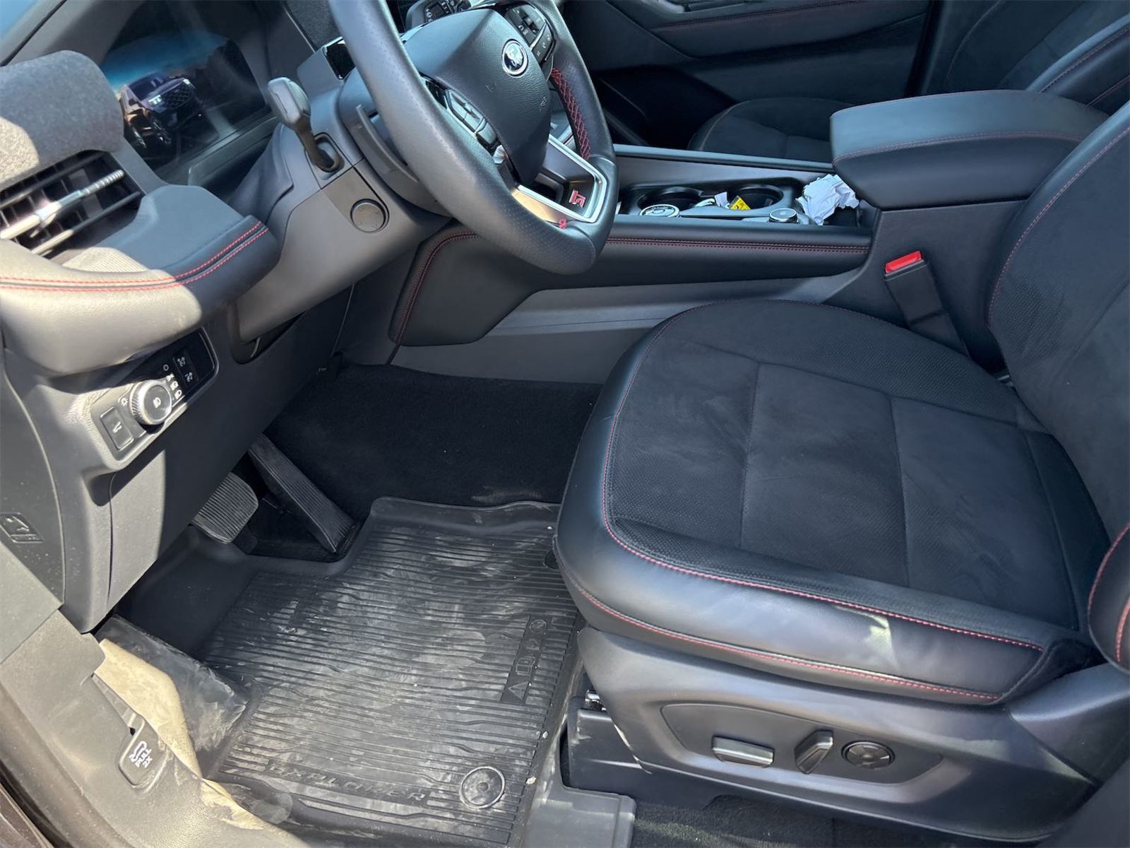 2025 Ford Explorer  ST AWD