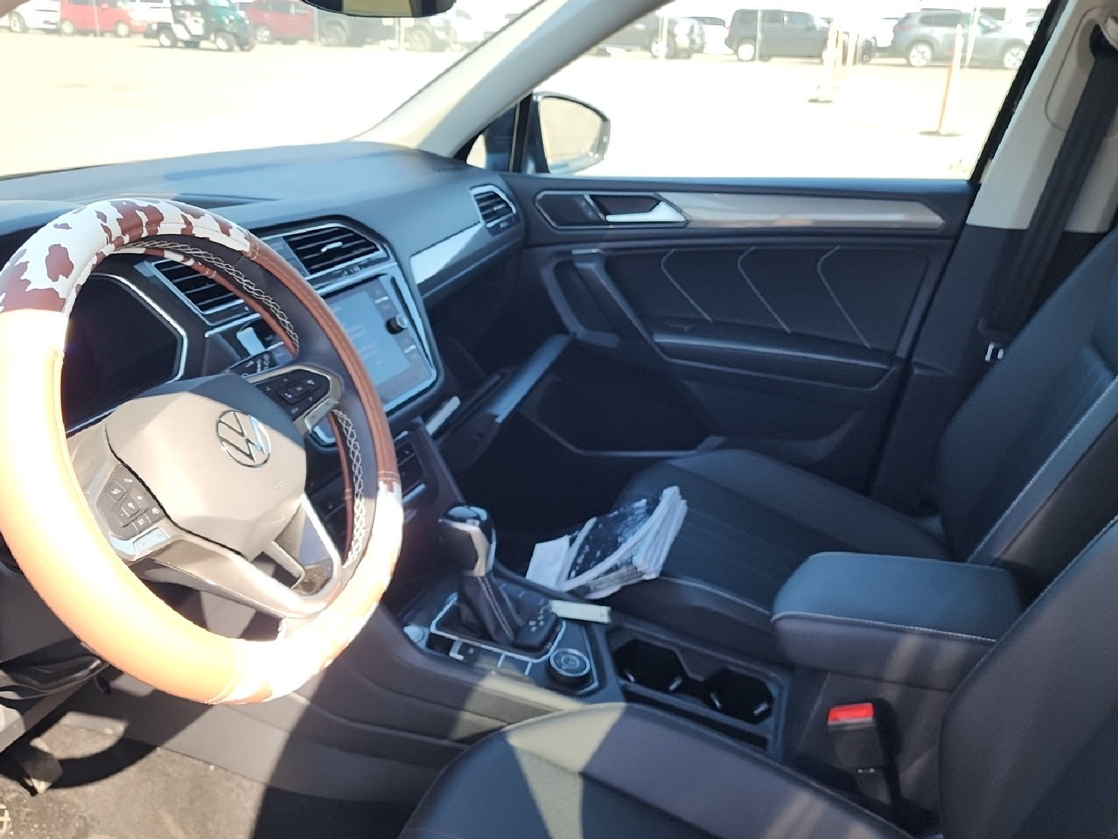 2023 Volkswagen Tiguan  SE AWD