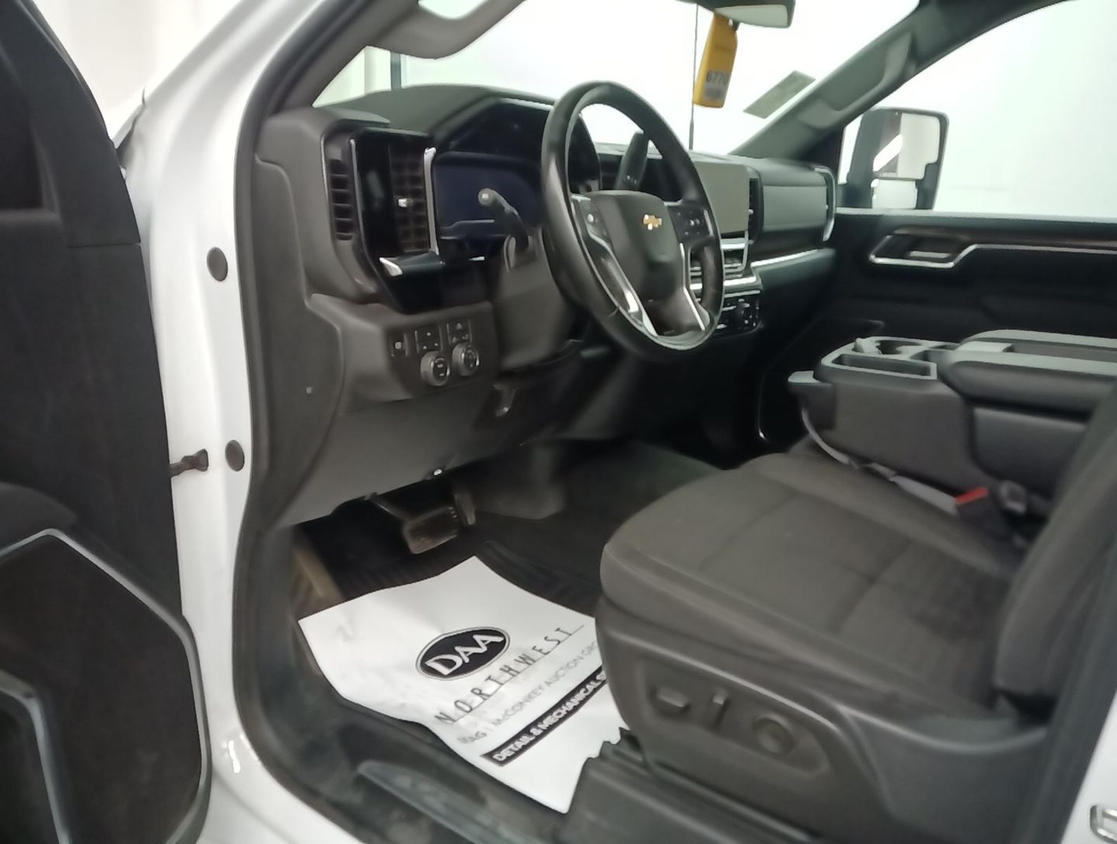 2025 Chevrolet Silverado 2500   AWD