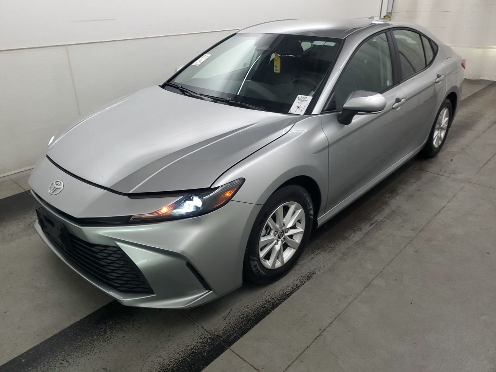 2025 Toyota Camry   FWD