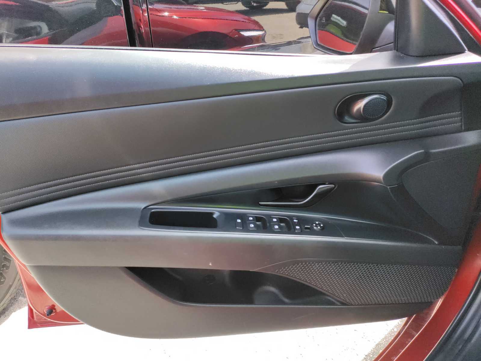 2025 Hyundai Elantra  SEL Sport FWD