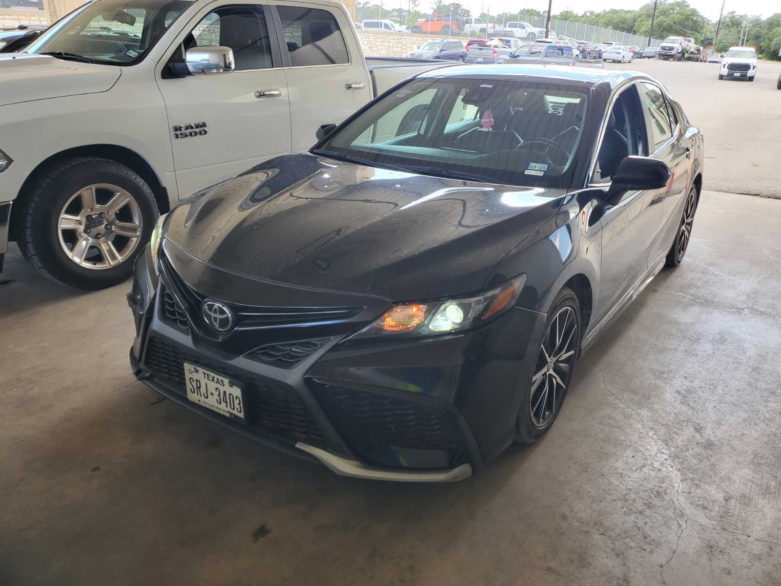 2021 Toyota Camry  SE FWD