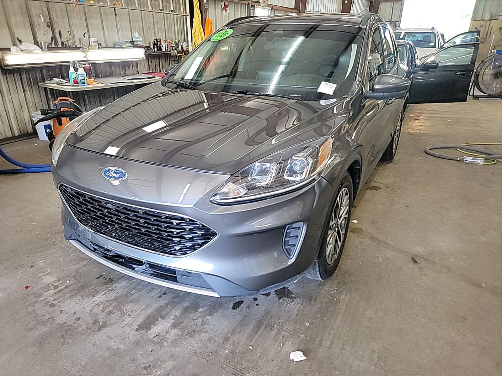 2020 Ford Escape  SEL FWD