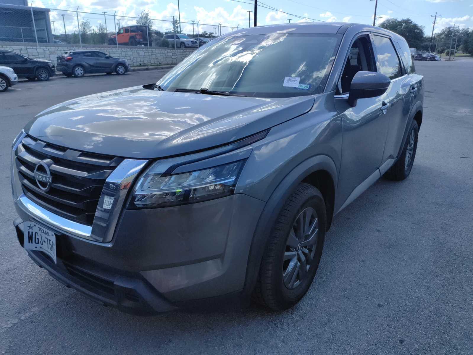 2022 Nissan Pathfinder S FWD