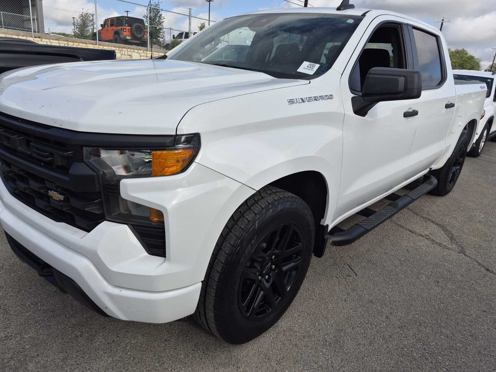 2023 Chevrolet Silverado 1500  Custom AWD