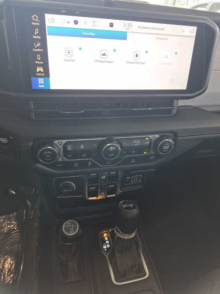 2025 Jeep Wrangler  Sahara AWD