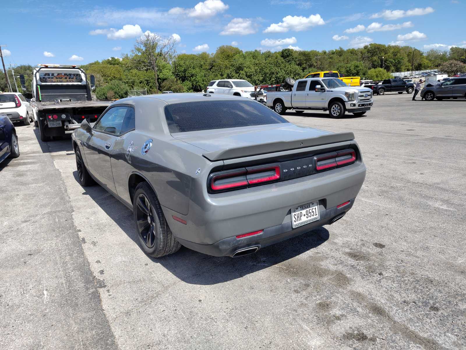 2019 Dodge Challenger  SXT RWD