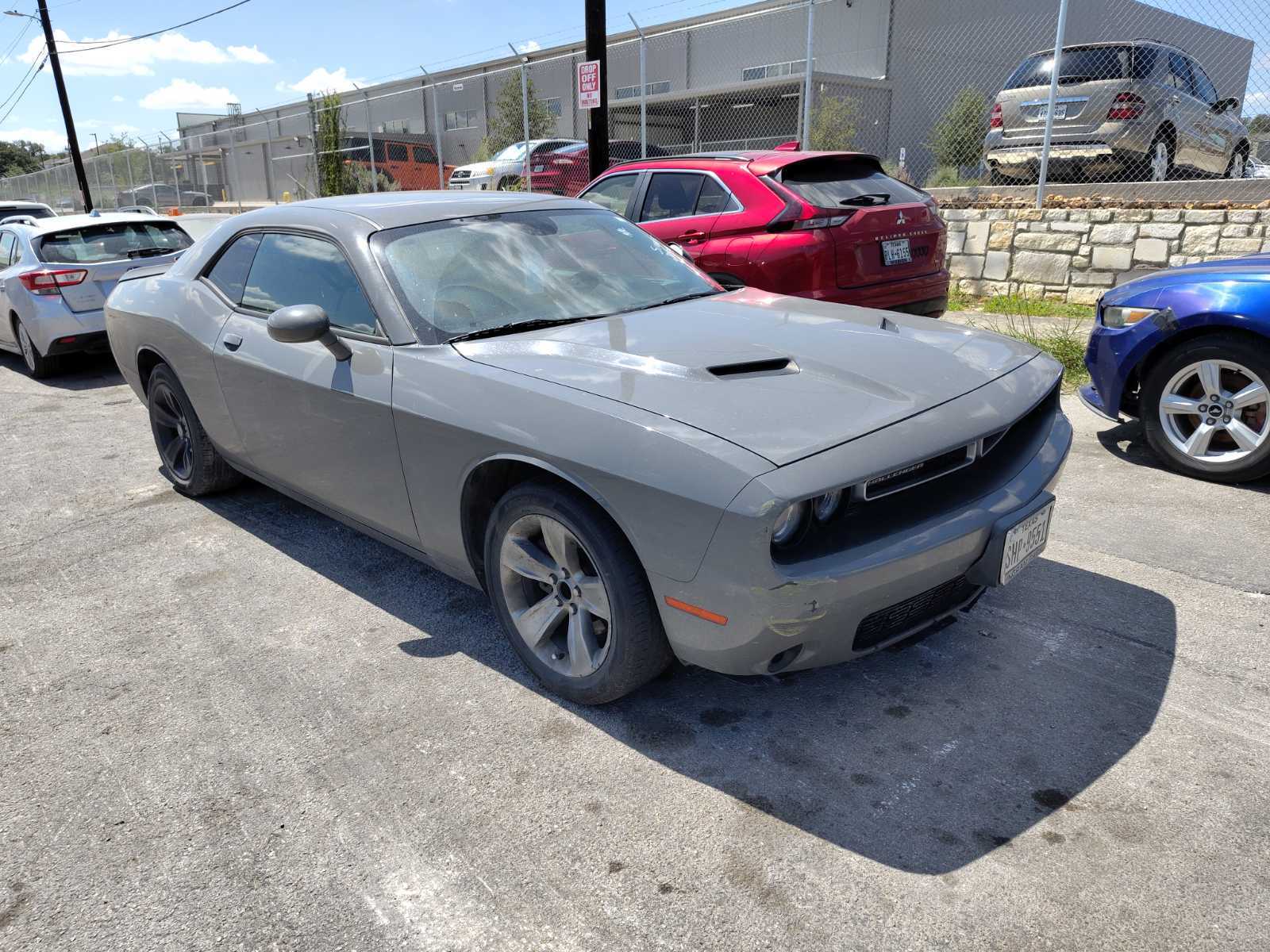2019 Dodge Challenger  SXT RWD