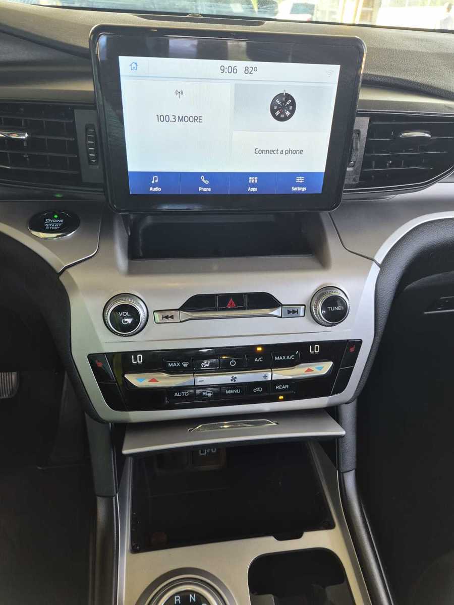 2021 Ford Explorer  XLT RWD