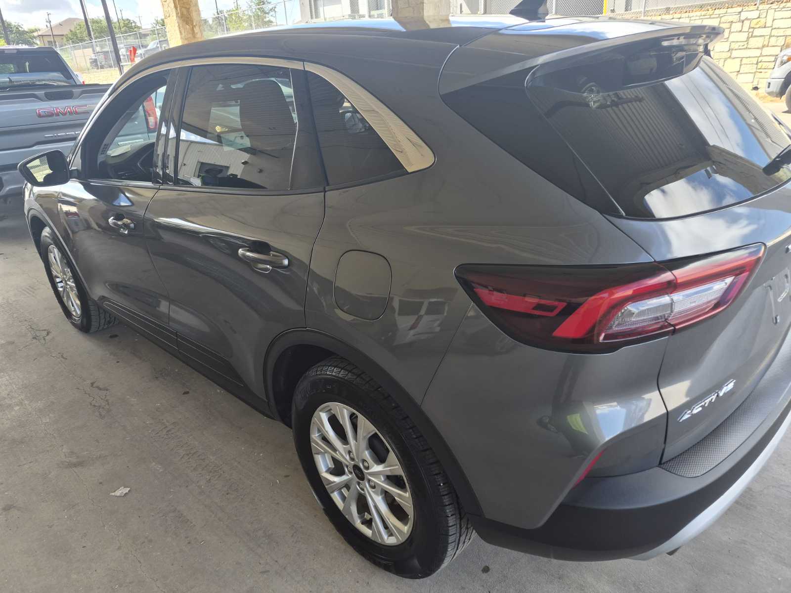 2023 Ford Escape   FWD