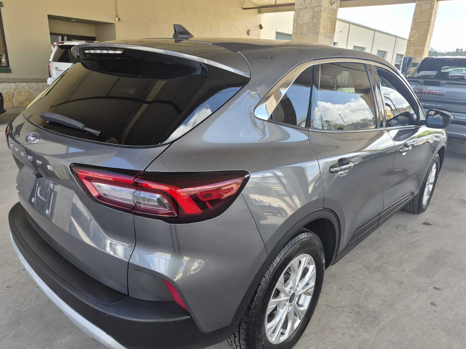 2023 Ford Escape   FWD