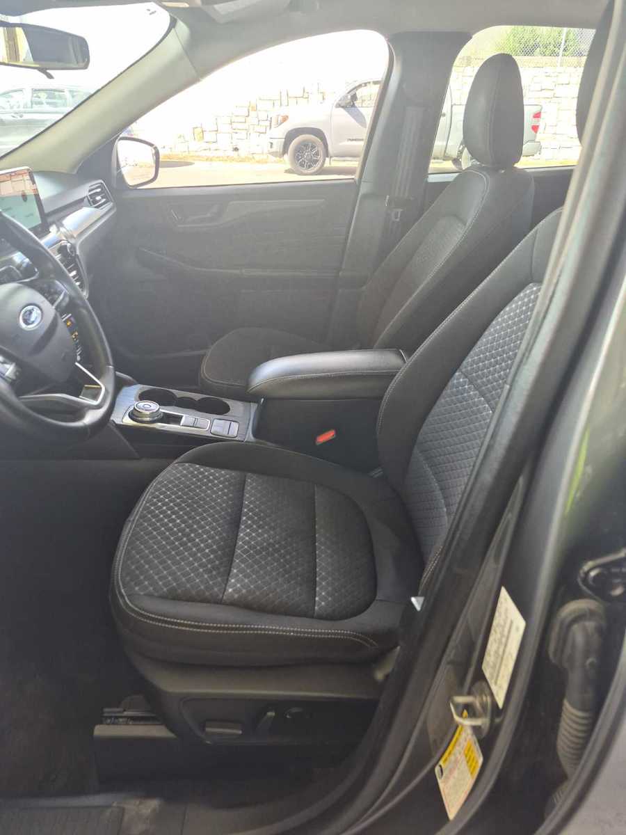 2023 Ford Escape   FWD