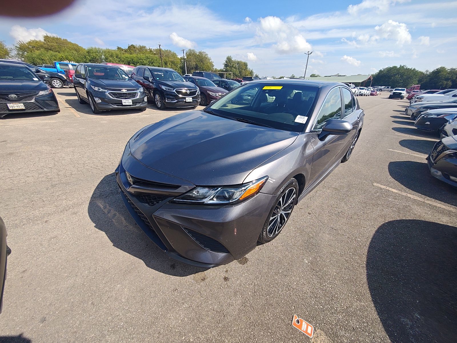 2020 Toyota Camry  SE FWD