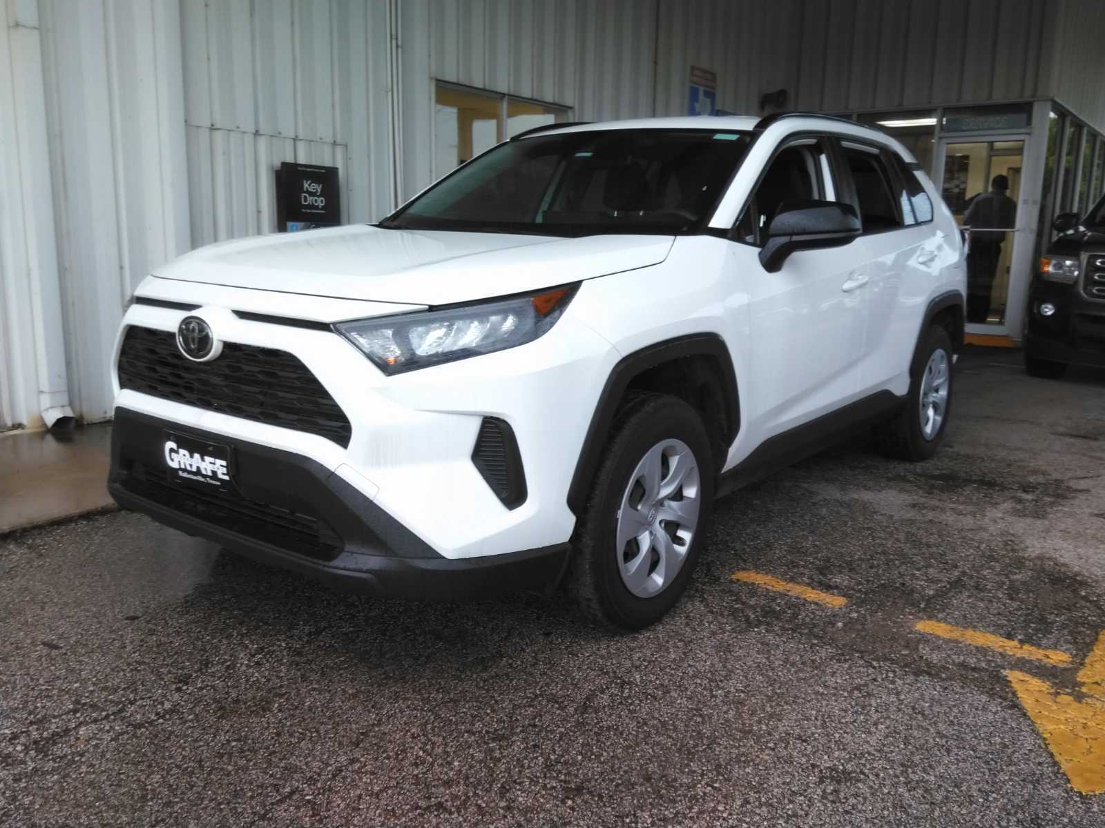 2019 Toyota RAV4  LE FWD