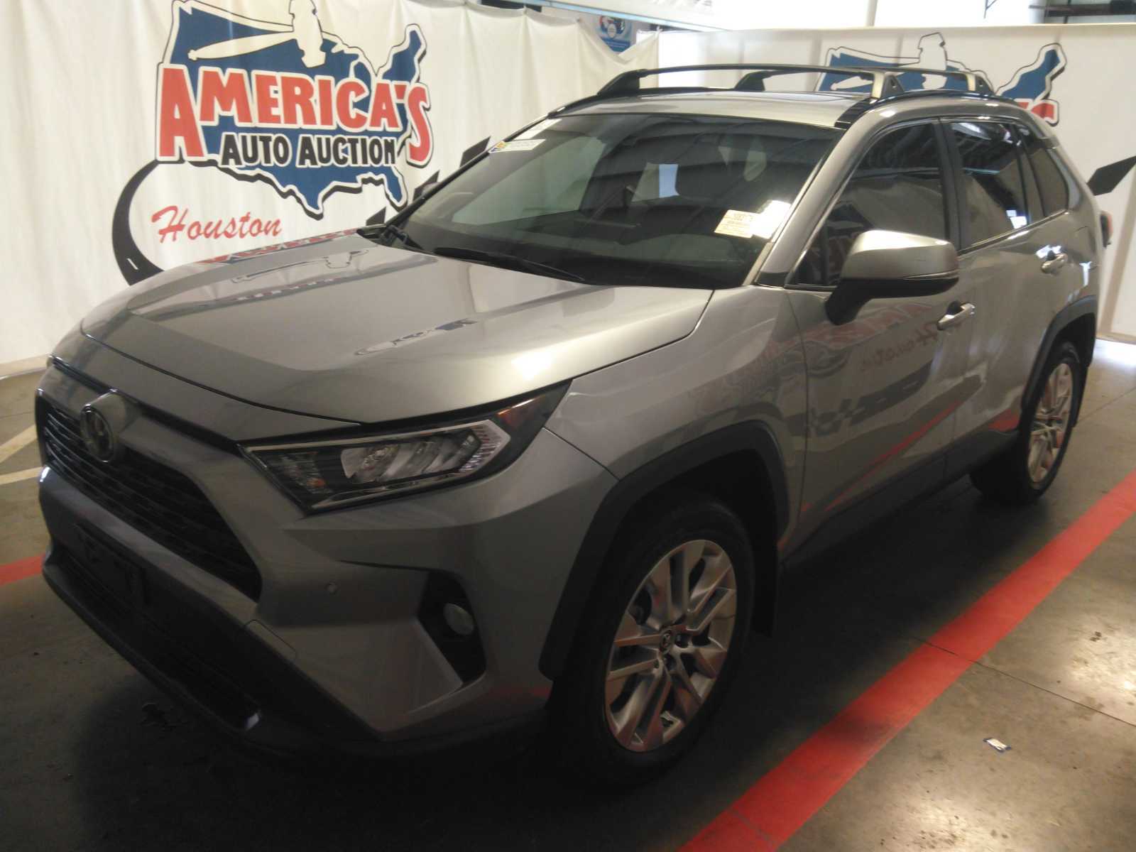 2019 Toyota RAV4  XLE Premium FWD