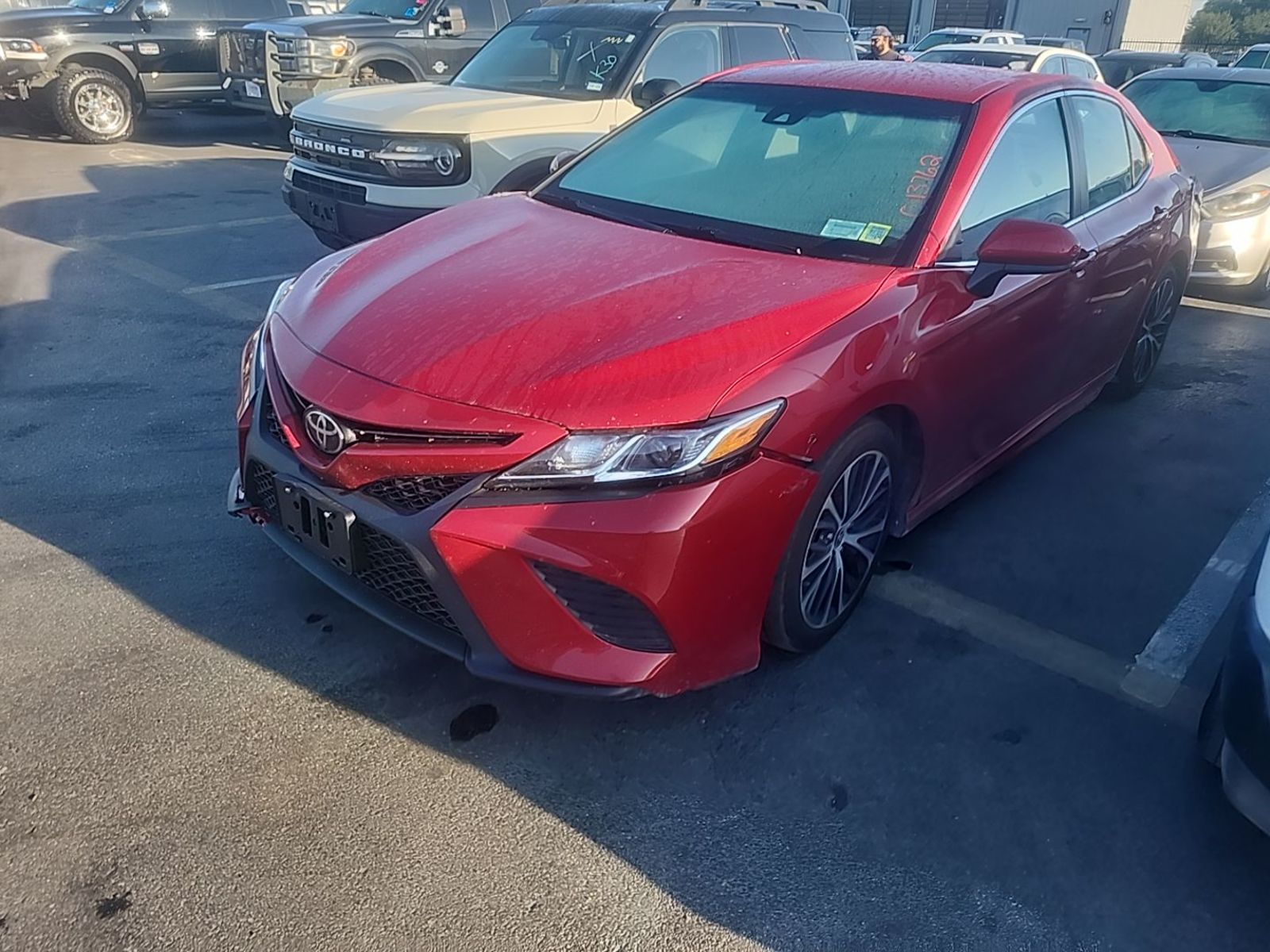 2020 Toyota Camry  SE AWD