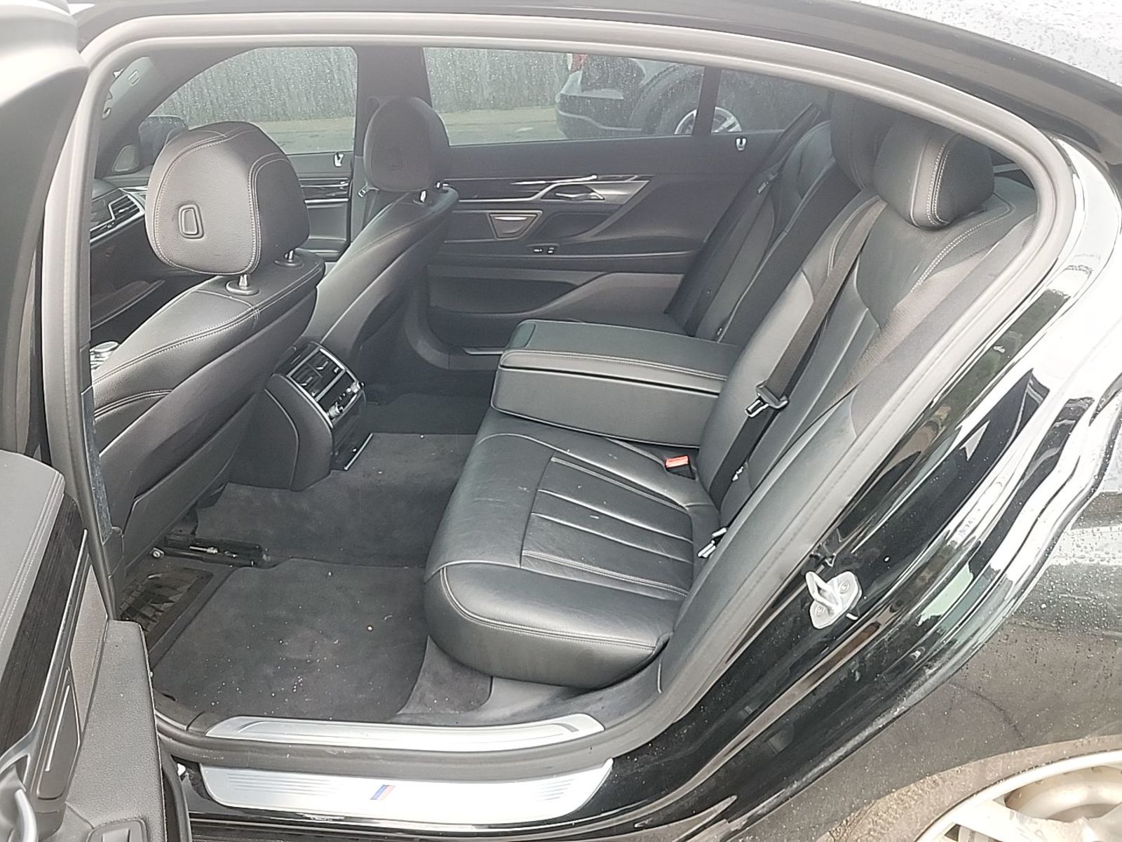 2019 BMW 7-Series  740i RWD