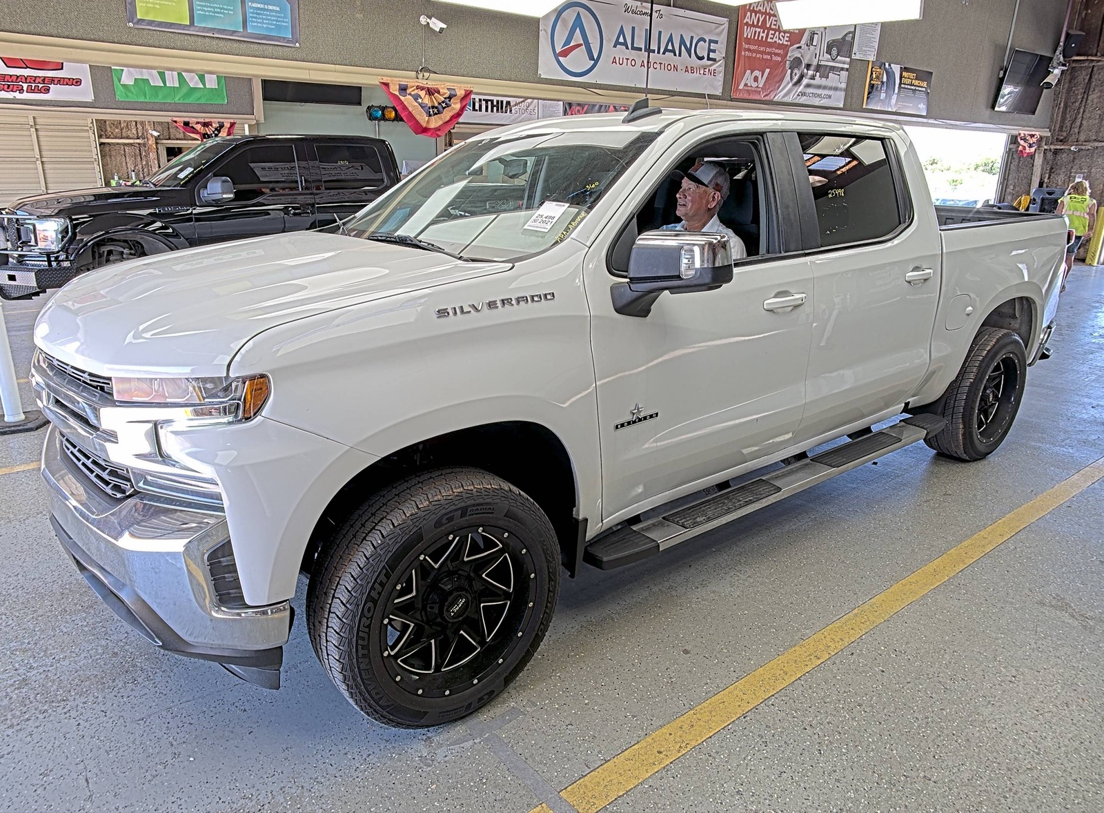 2021 Chevrolet Silverado 1500  LT RWD