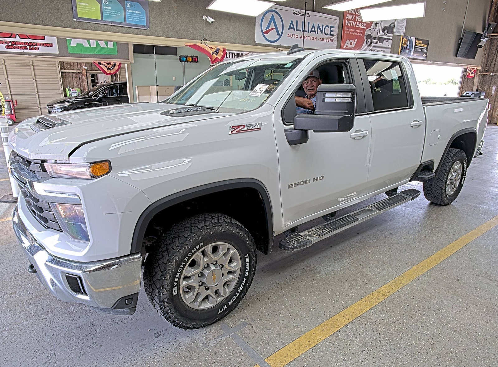2025 Chevrolet Silverado 2500  2500HD LT AWD