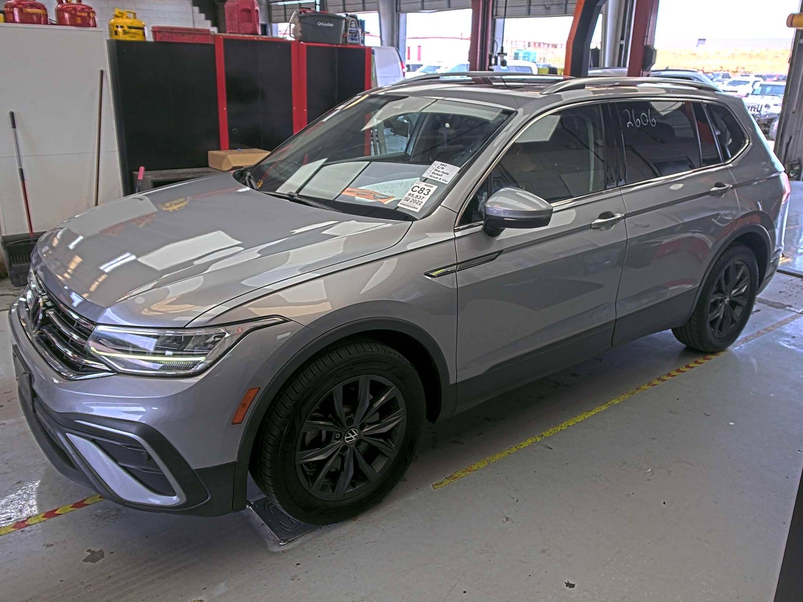 2022 Volkswagen Tiguan   FWD