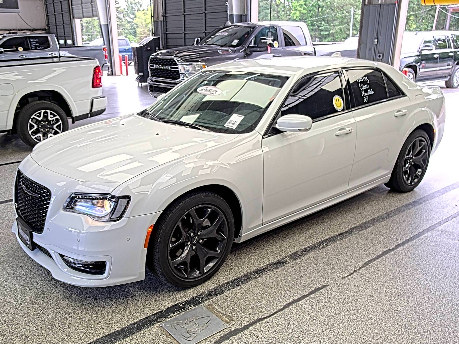 2023 Chrysler 300   RWD