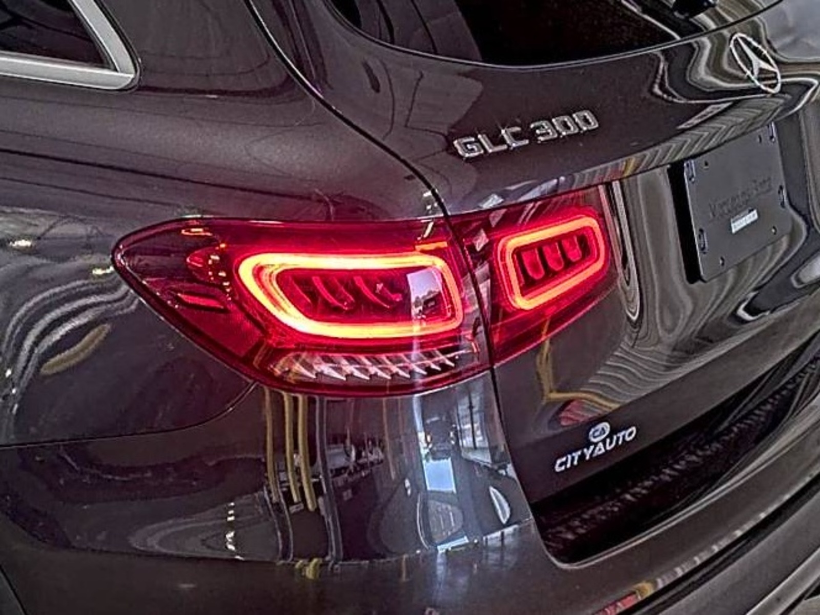 2021 Mercedes-Benz GLC   RWD