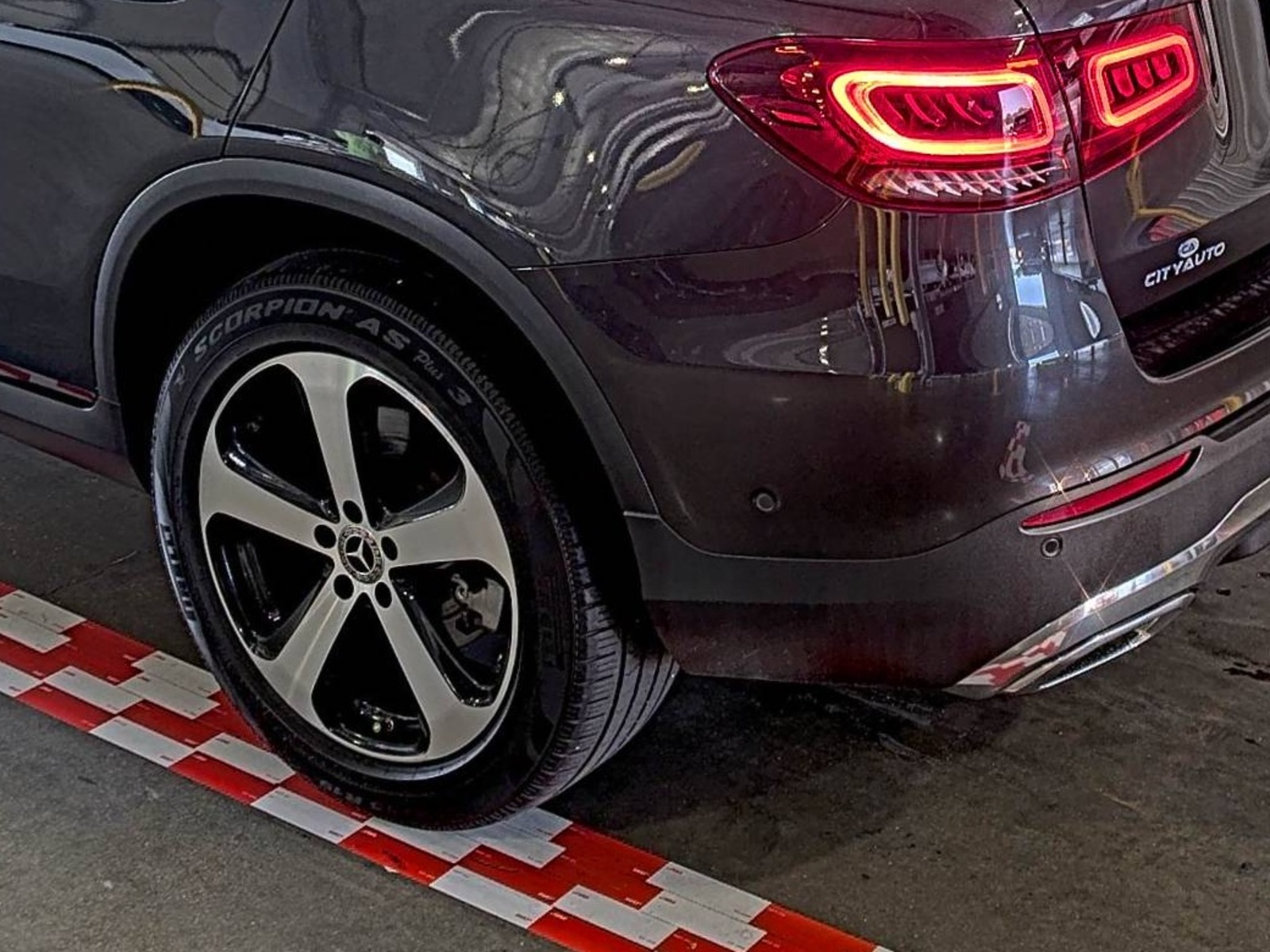 2021 Mercedes-Benz GLC   RWD